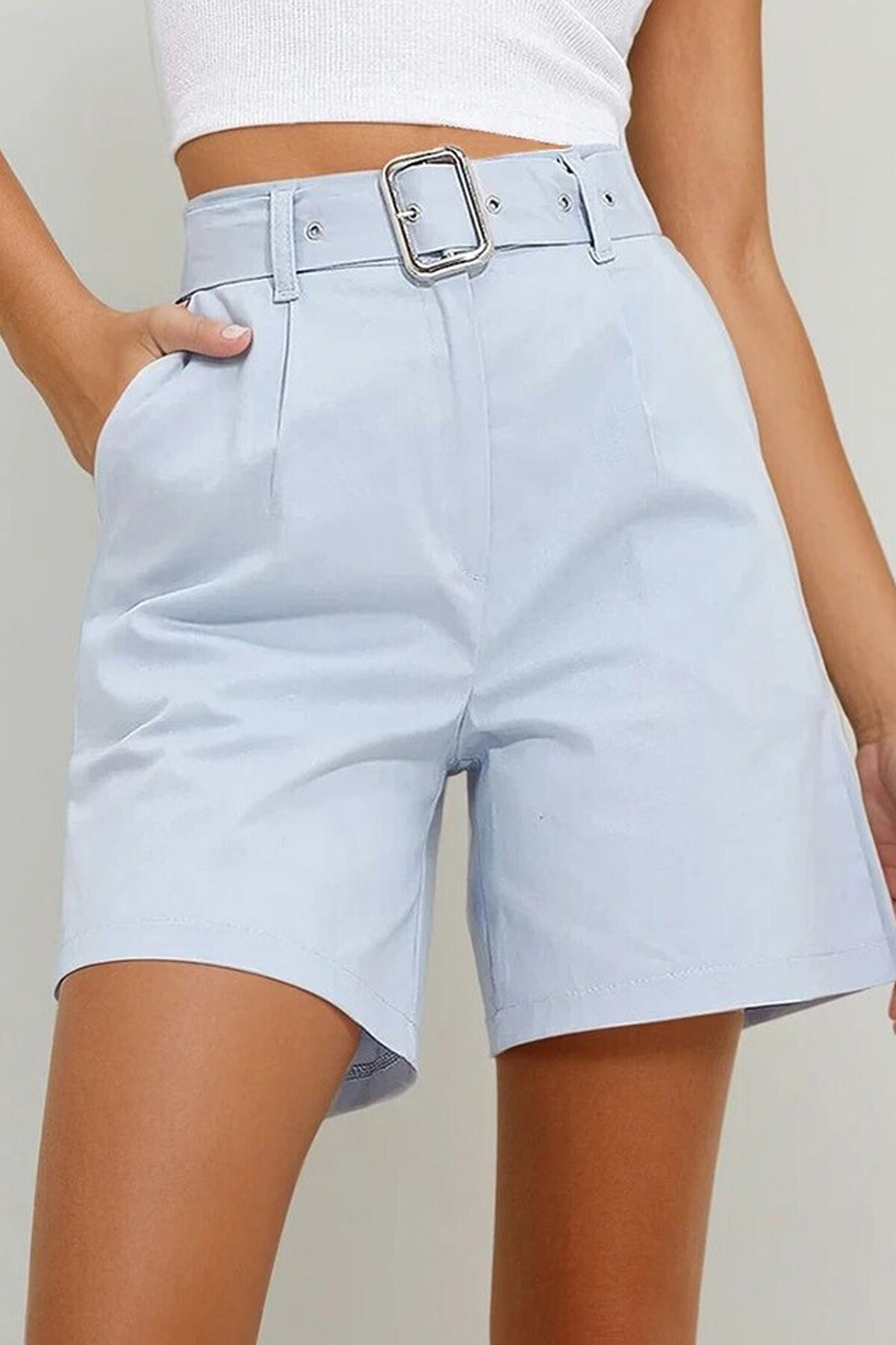 Mavi Çift Cepli Beli Kemerli Gabardin Şort