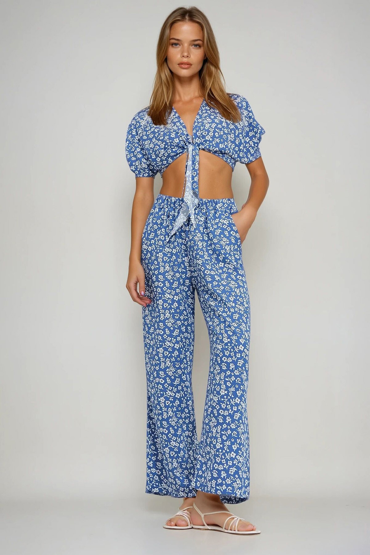 Mavi Desenli Bağlamalı Crop Bluz Ve Cepli Pantolon Alt Üst Dokuma Takım