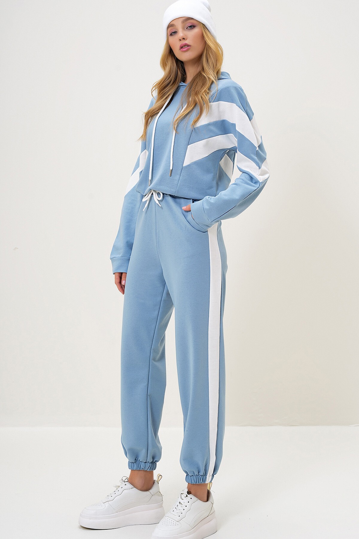 Mavi Kapüşonlu Renk Bloklu  İki İplik  Sweatshırt Ve Paçası Lastikli Eşofman Takımı