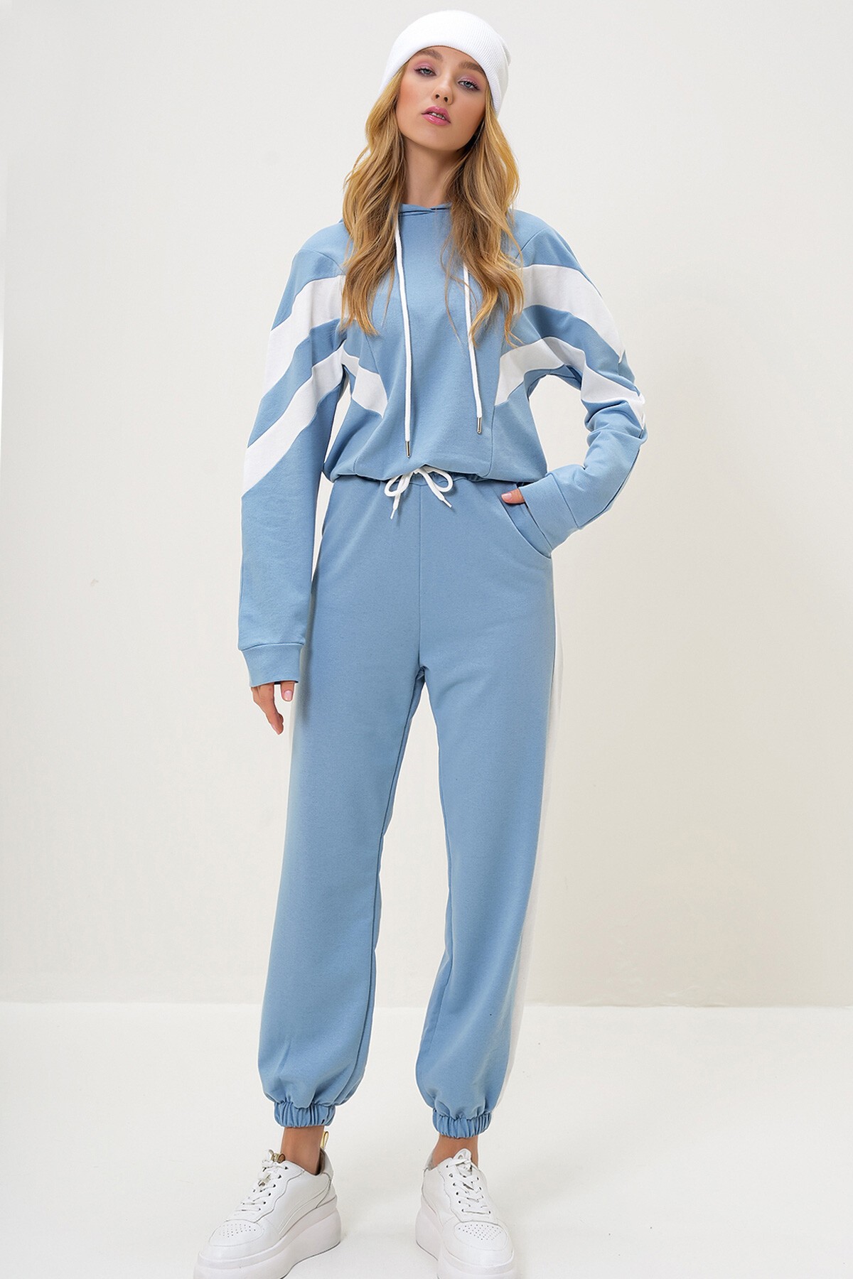 Mavi Kapüşonlu Renk Bloklu  İki İplik  Sweatshırt Ve Paçası Lastikli Eşofman Takımı