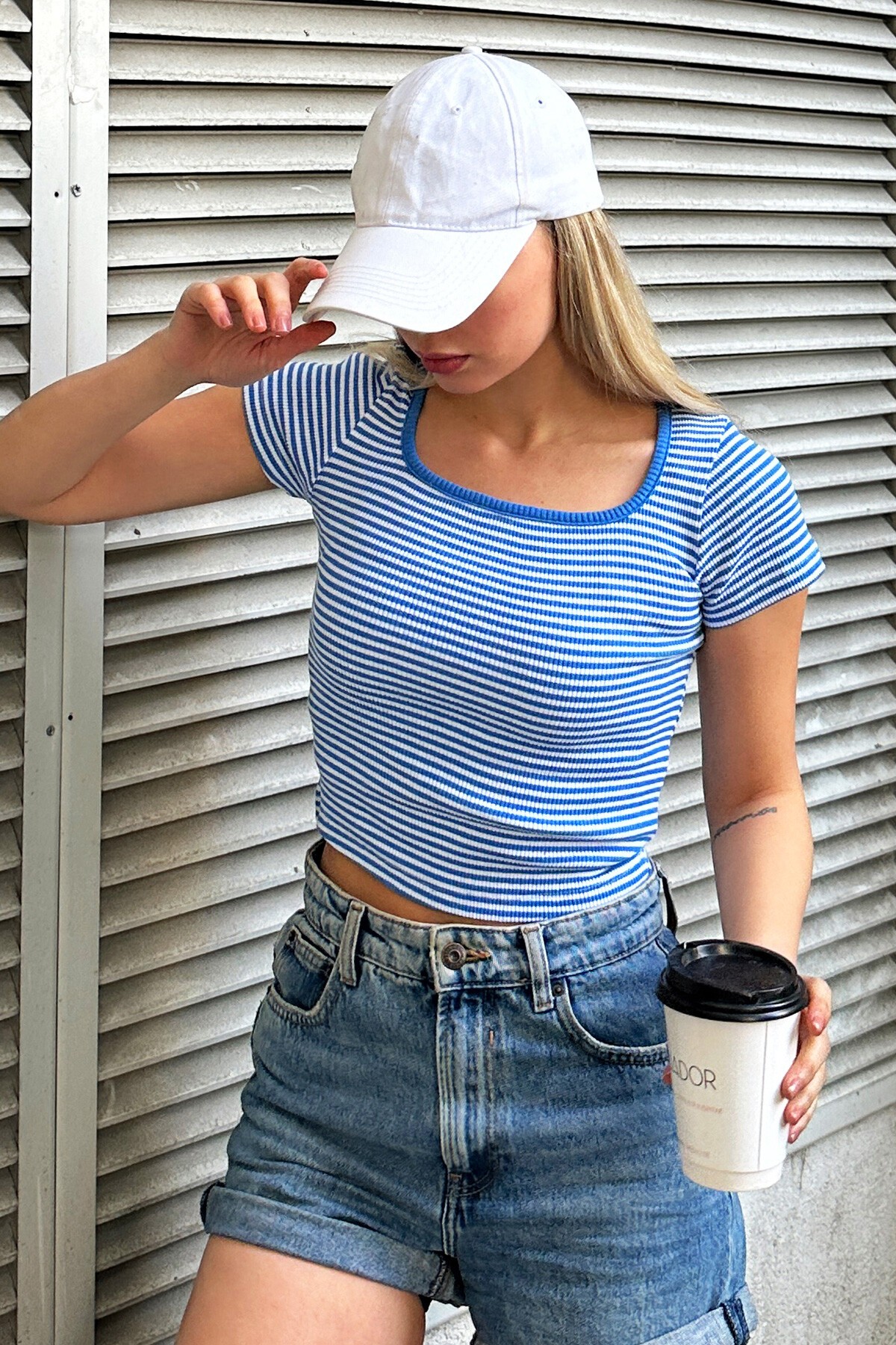 Mavi Kare Yaka Çizgili Crop Bluz