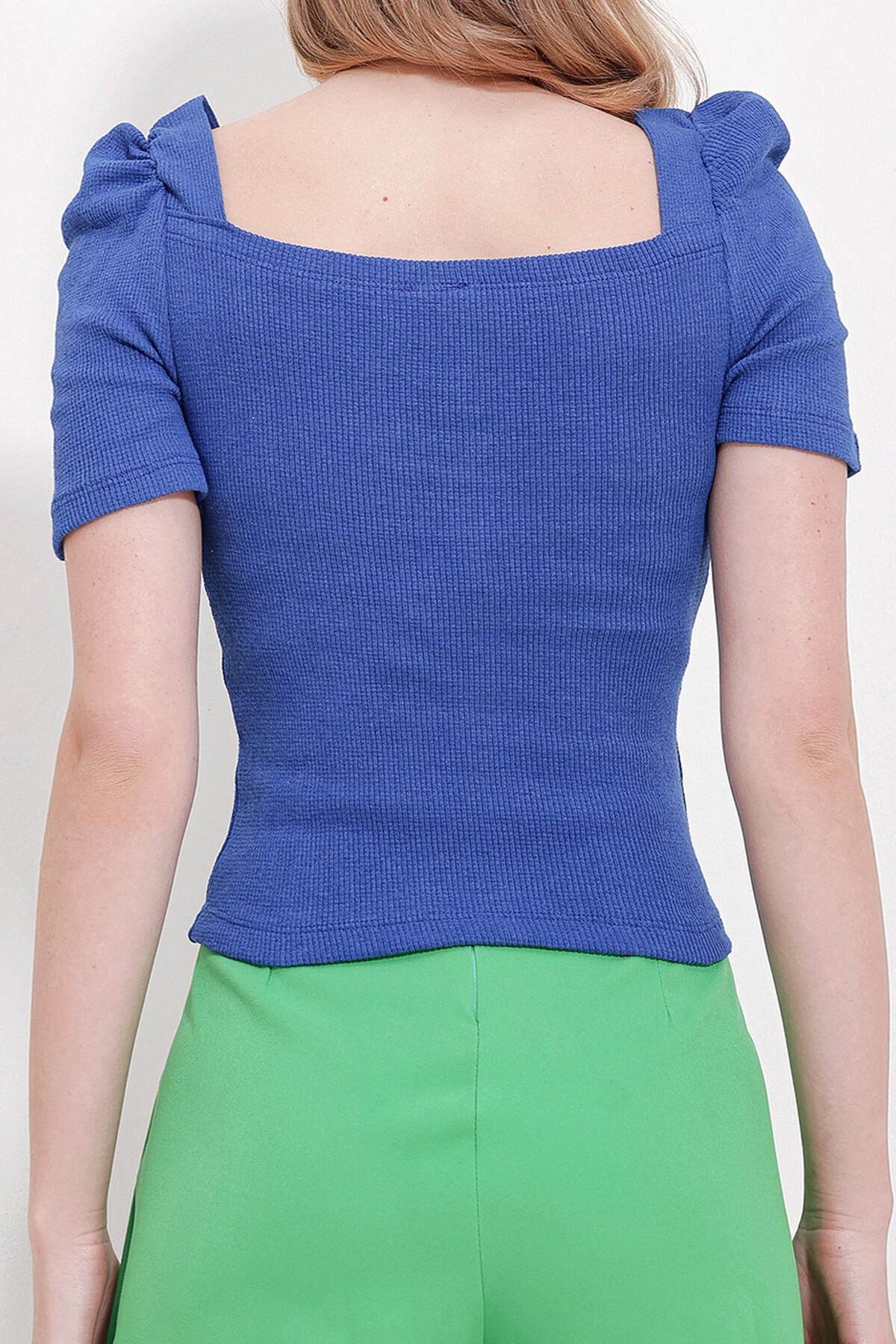 Mavi Kare Yaka Prenses Kol Regular Fit Bluz