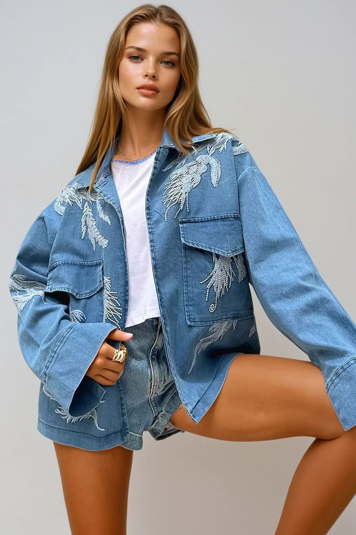 Mavi Nakış İşlemeli Çift Cepli Jean Ceket
