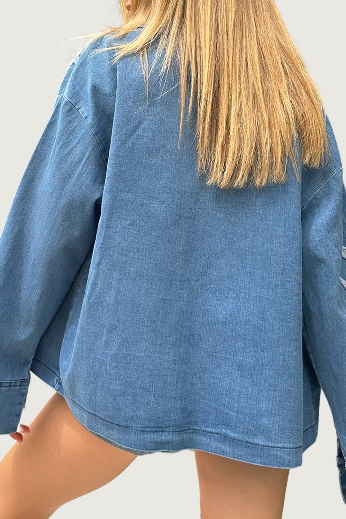 Mavi Nakış İşlemeli Çift Cepli Jean Ceket