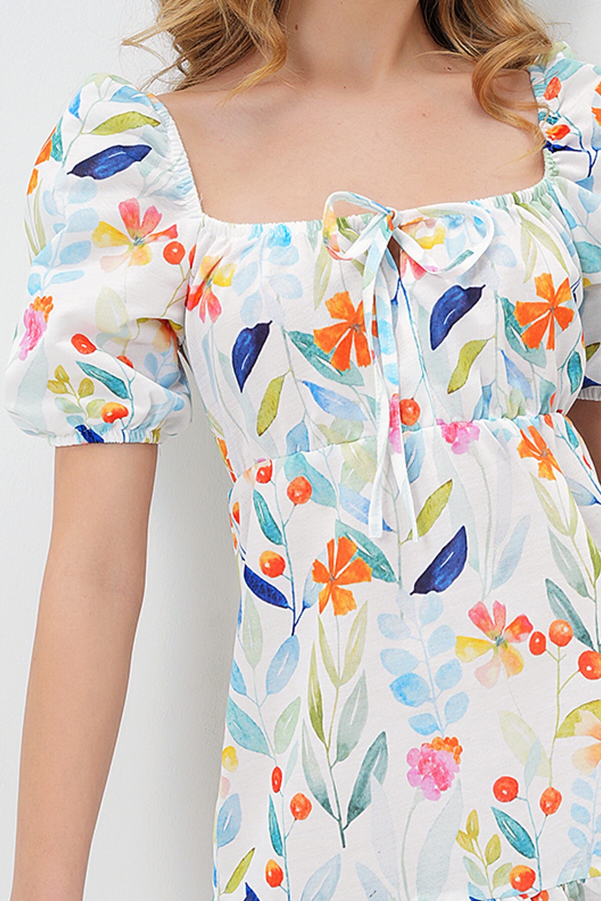 Mavi Yeşil Madonna Yaka Balon Kol Çiçek Desenli Elbise