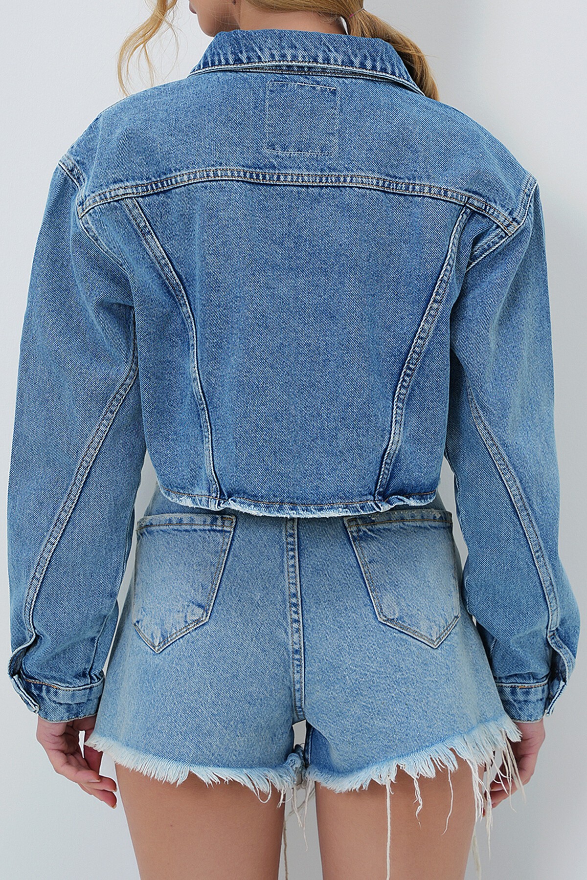 Mavi Yıpratmalı Vintage  Dikiş Detaylı Crop Jean Ceket