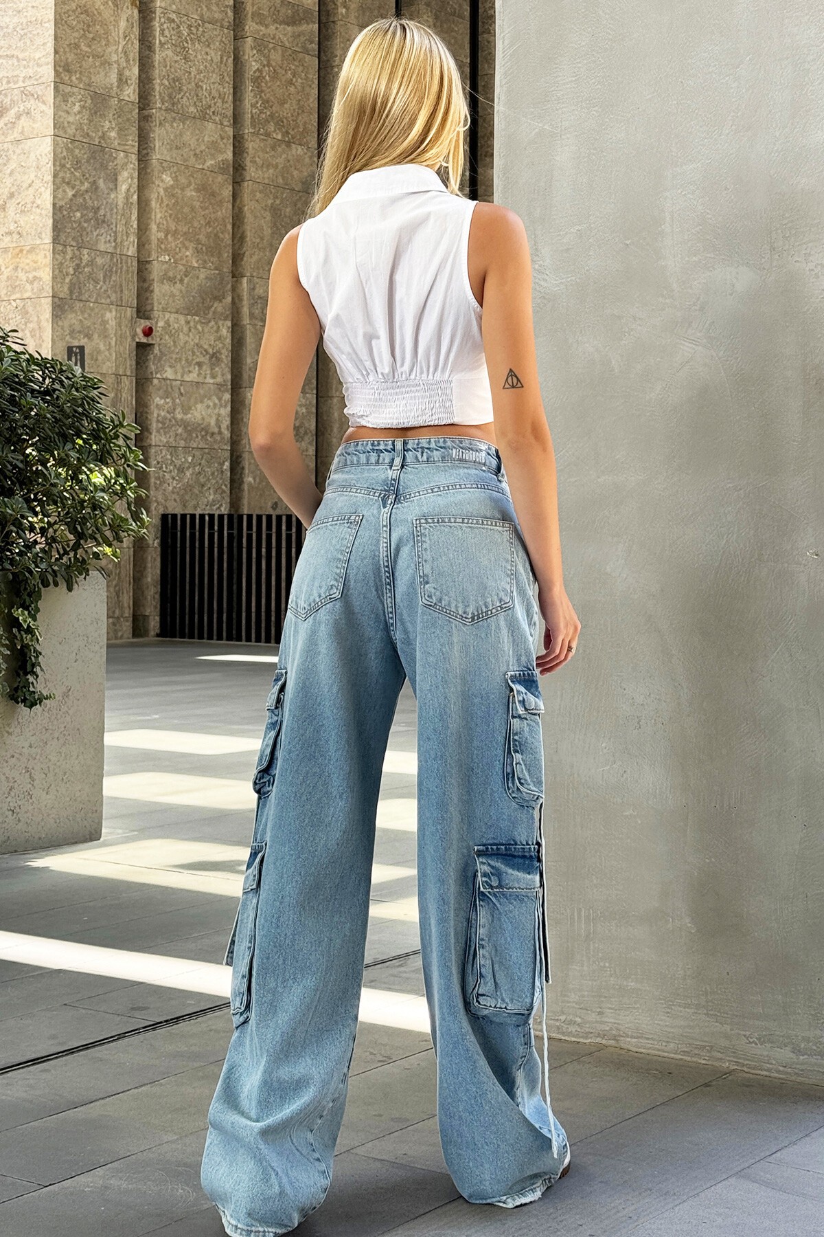 Mavi Yüksek Bel Kargo Cepli Geniş Paça Özel Dikim Yıkamalı Jean