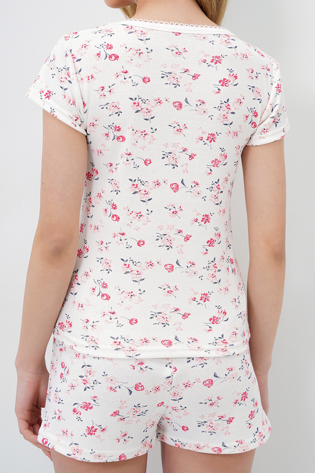 Mikro Çiçek Nar Bisiklet Yaka Pamuklu Fisto Detaylı Bluz Ve Şortlu Pijama Takımı