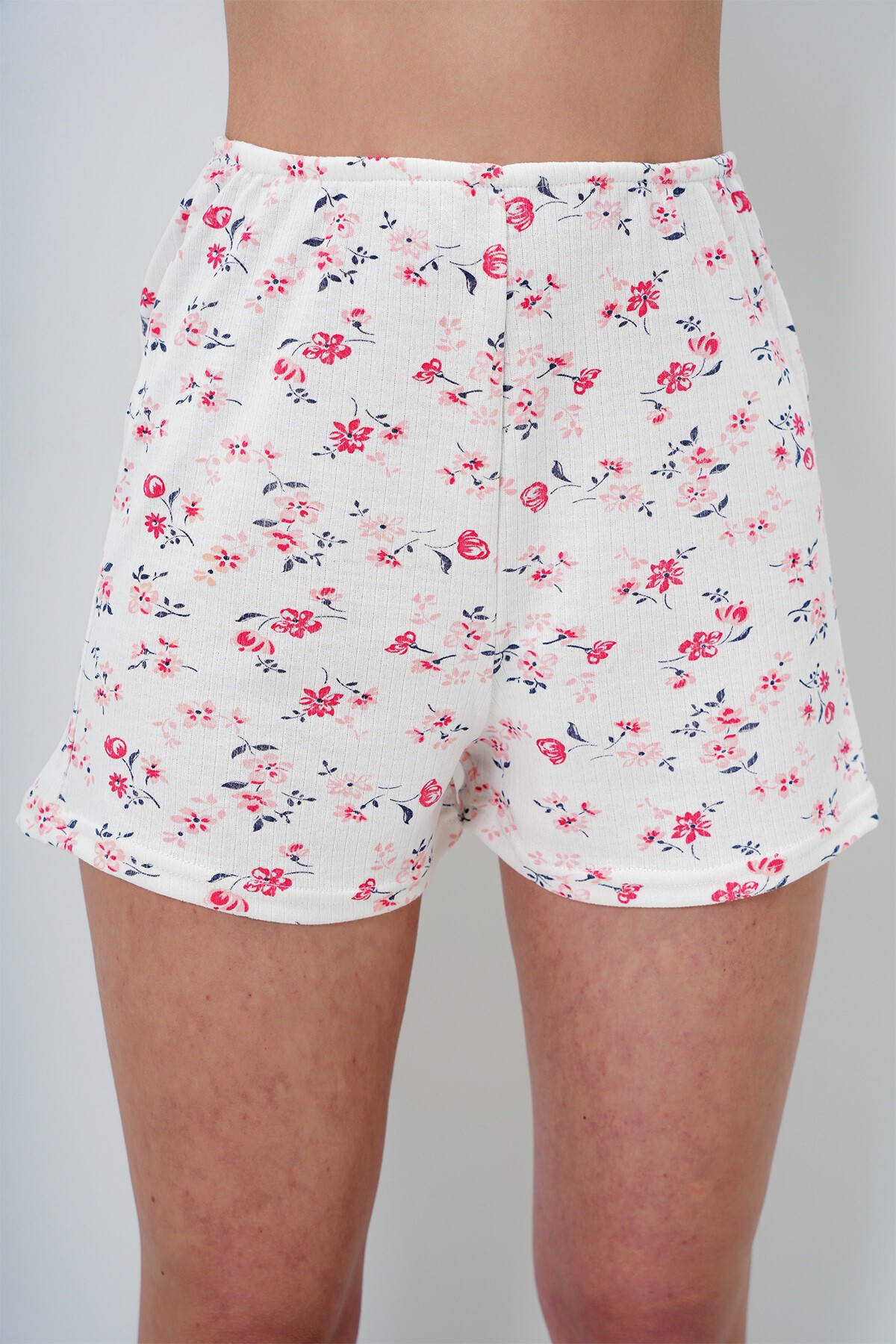 Mikro Çiçek Nar Bisiklet Yaka Pamuklu Fisto Detaylı Bluz Ve Şortlu Pijama Takımı