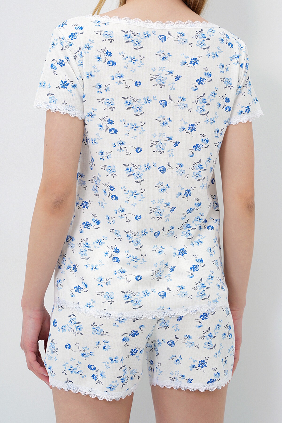Mikro Çiçek Saks Fisto Detaylı Pamuklu Geniş Yaka Gömlek Ve Şortlu Pijama Takımı