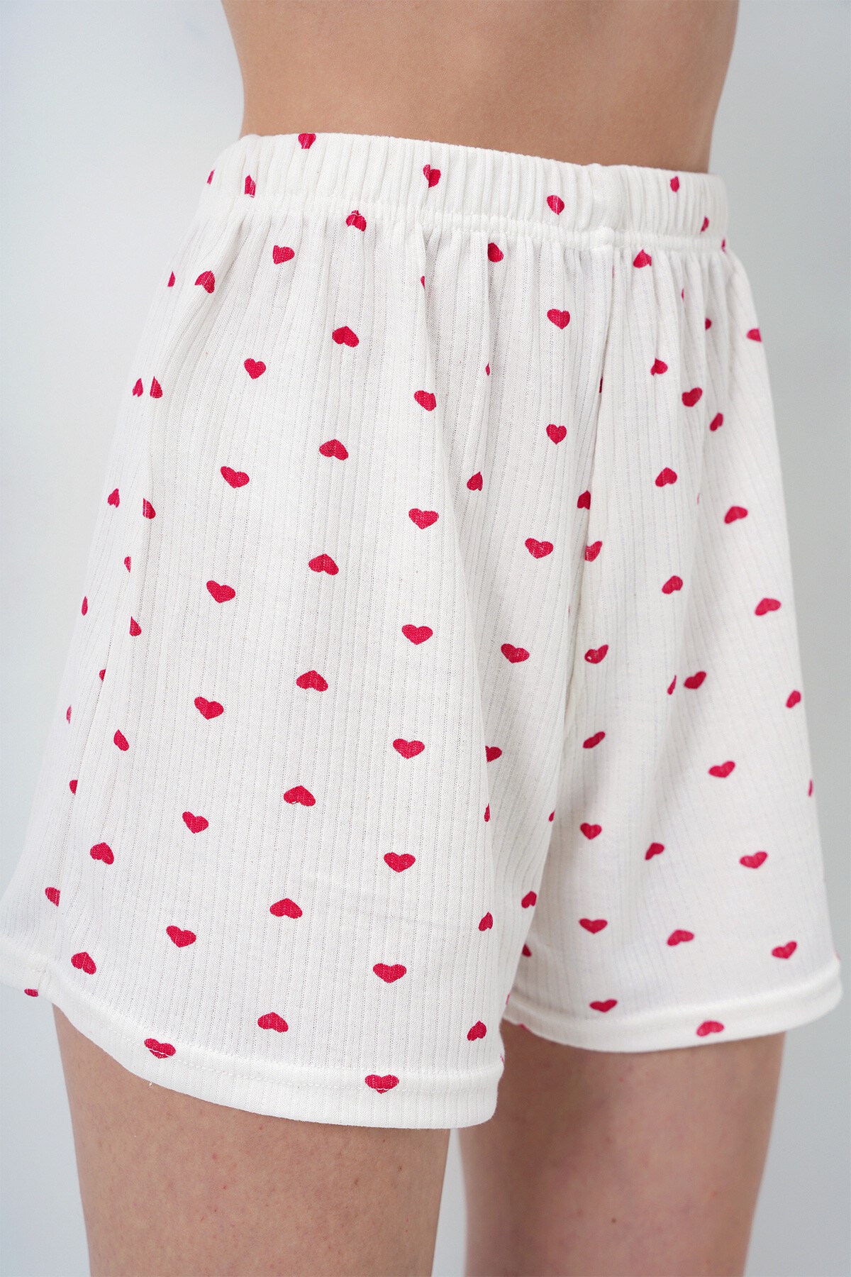 Mini Kalp Kırmızı Bisiklet Yaka Uzun Kol Desenli Üst Ve Şortlu Pijama Takımı