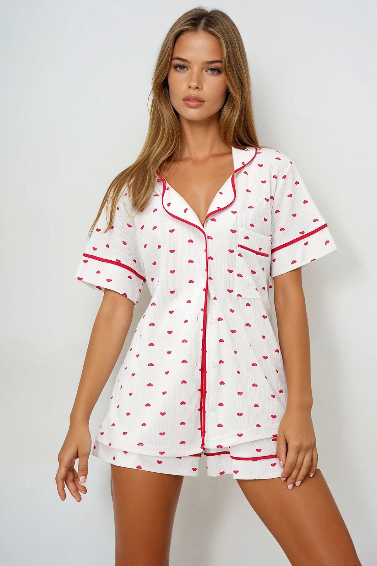 Mini Kalp Kırmızı Tek Cepli Biye Detaylı Pamuklu Gömlek Ve Şortlu Pijama Takımı