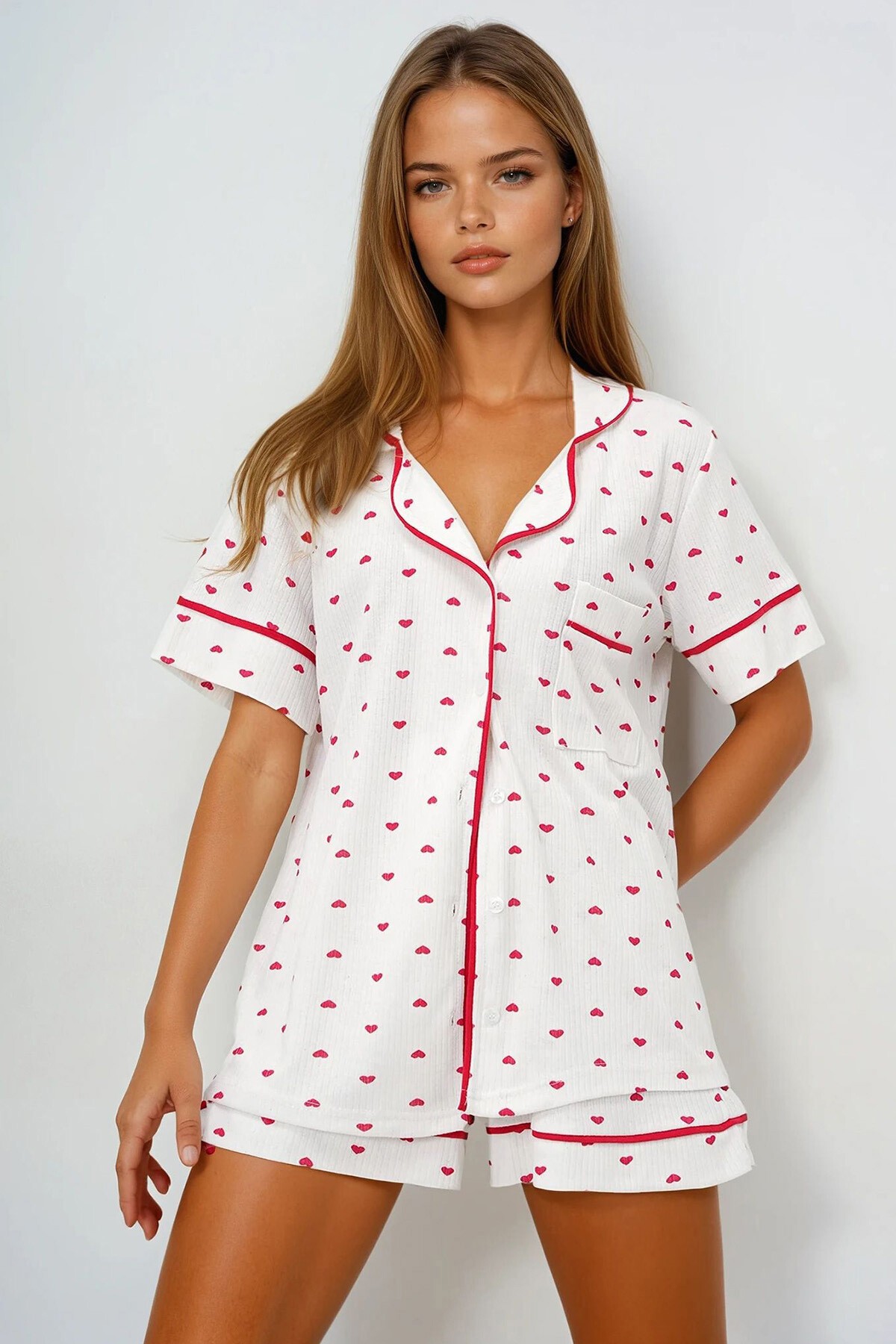 Mini Kalp Kırmızı Tek Cepli Biye Detaylı Pamuklu Gömlek Ve Şortlu Pijama Takımı
