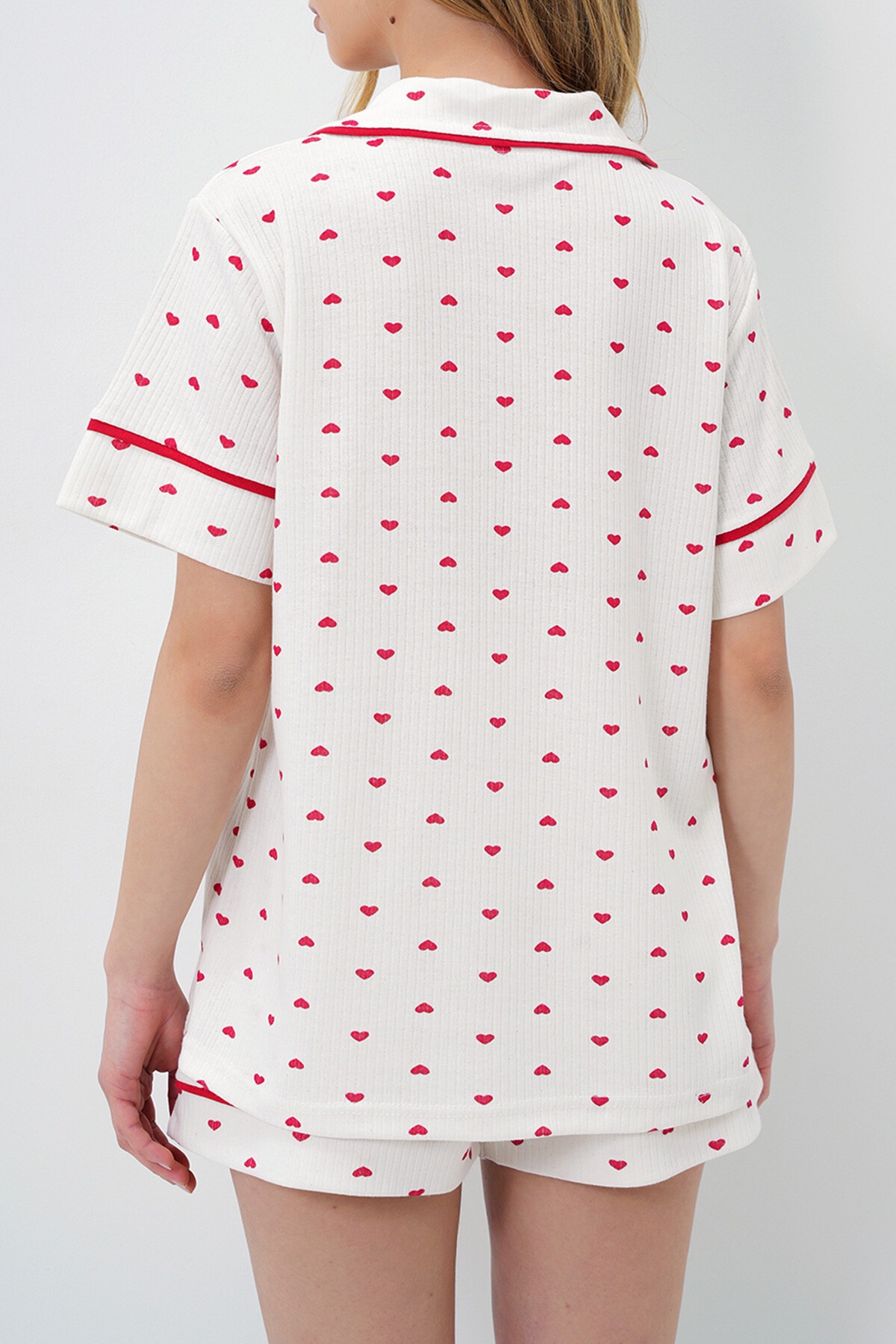 Mini Kalp Kırmızı Tek Cepli Biye Detaylı Pamuklu Gömlek Ve Şortlu Pijama Takımı