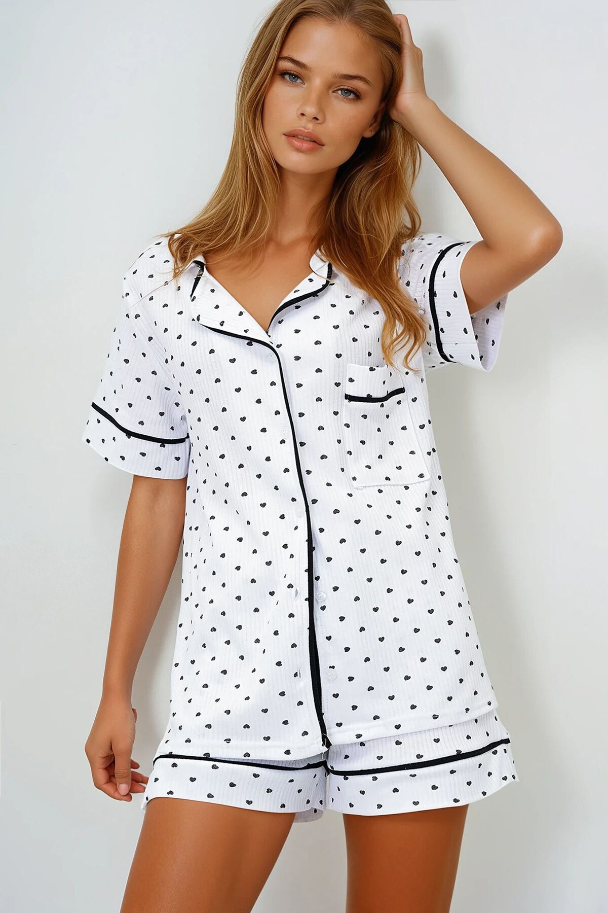 Mini Kalp Siyah Tek Cepli Biye Detaylı Pamuklu Gömlek Ve Şortlu Pijama Takımı