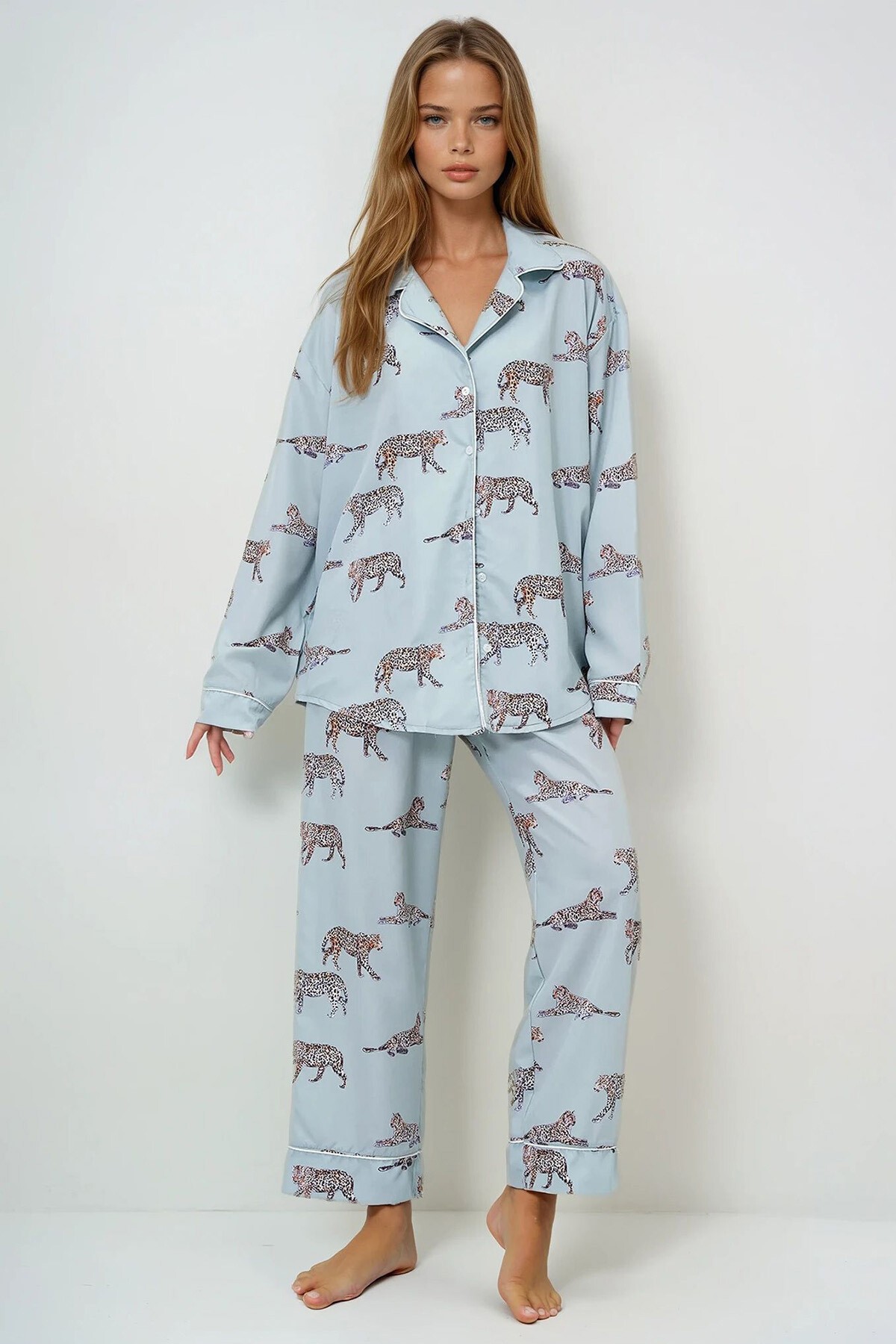 Mint Yeşili Biye Detaylı Dijital Baskılı Saten Uzun Gömlek Ve Pantolonlu Pijama Takımı