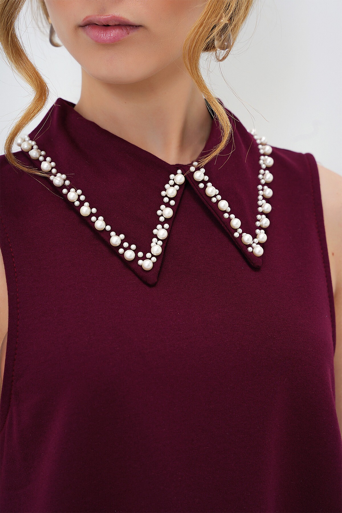 Mürdüm Suni İnci Yakalı Kolsuz Basic Elbise