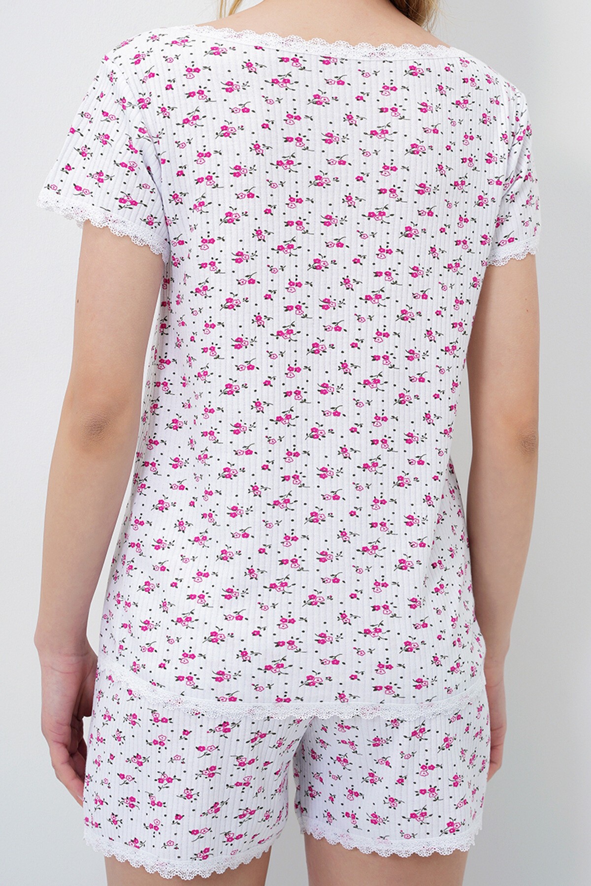 Papatya Desen Fuşya Fisto Detaylı Pamuklu Geniş Yaka Gömlek Ve Şortlu Pijama Takımı