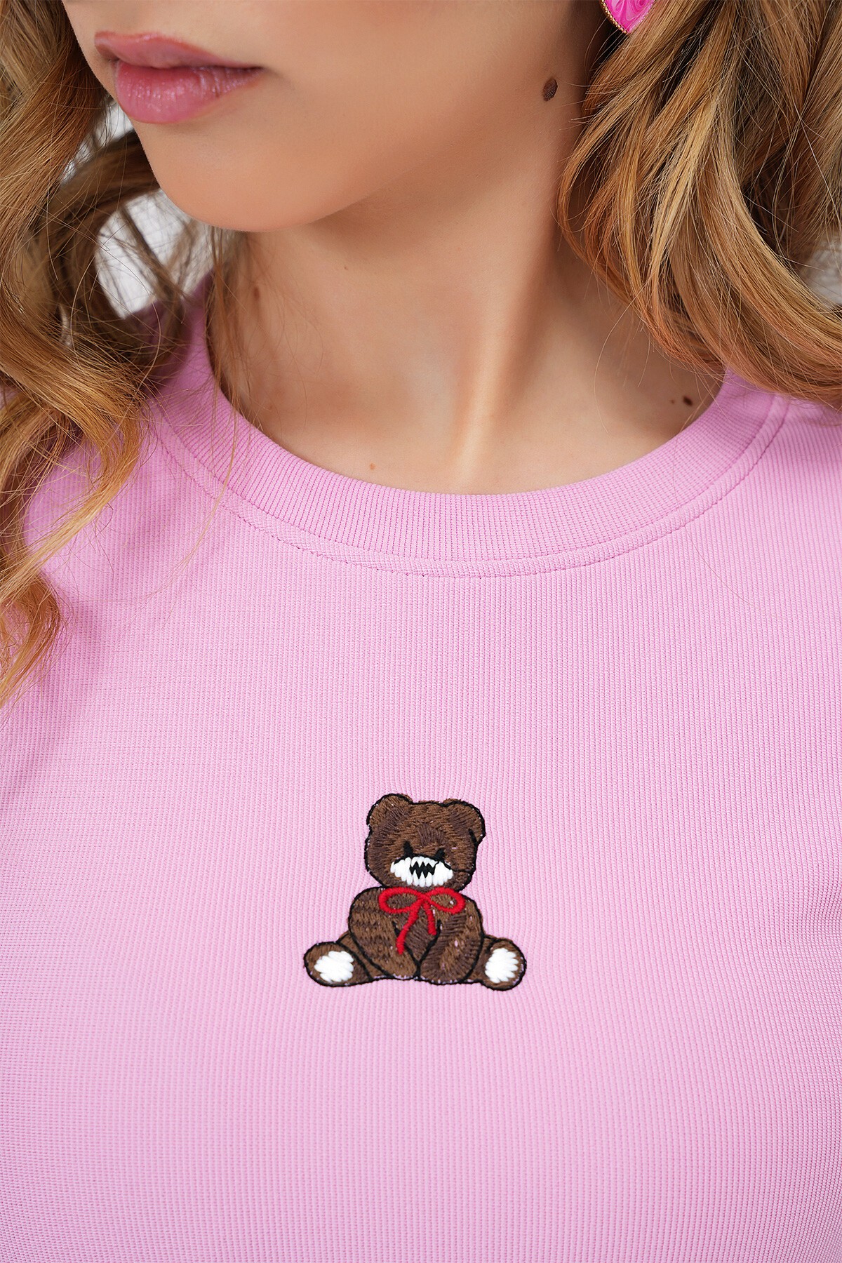 Pembe Bisiklet Yaka Ayıcık Baskılı Crop Bluz