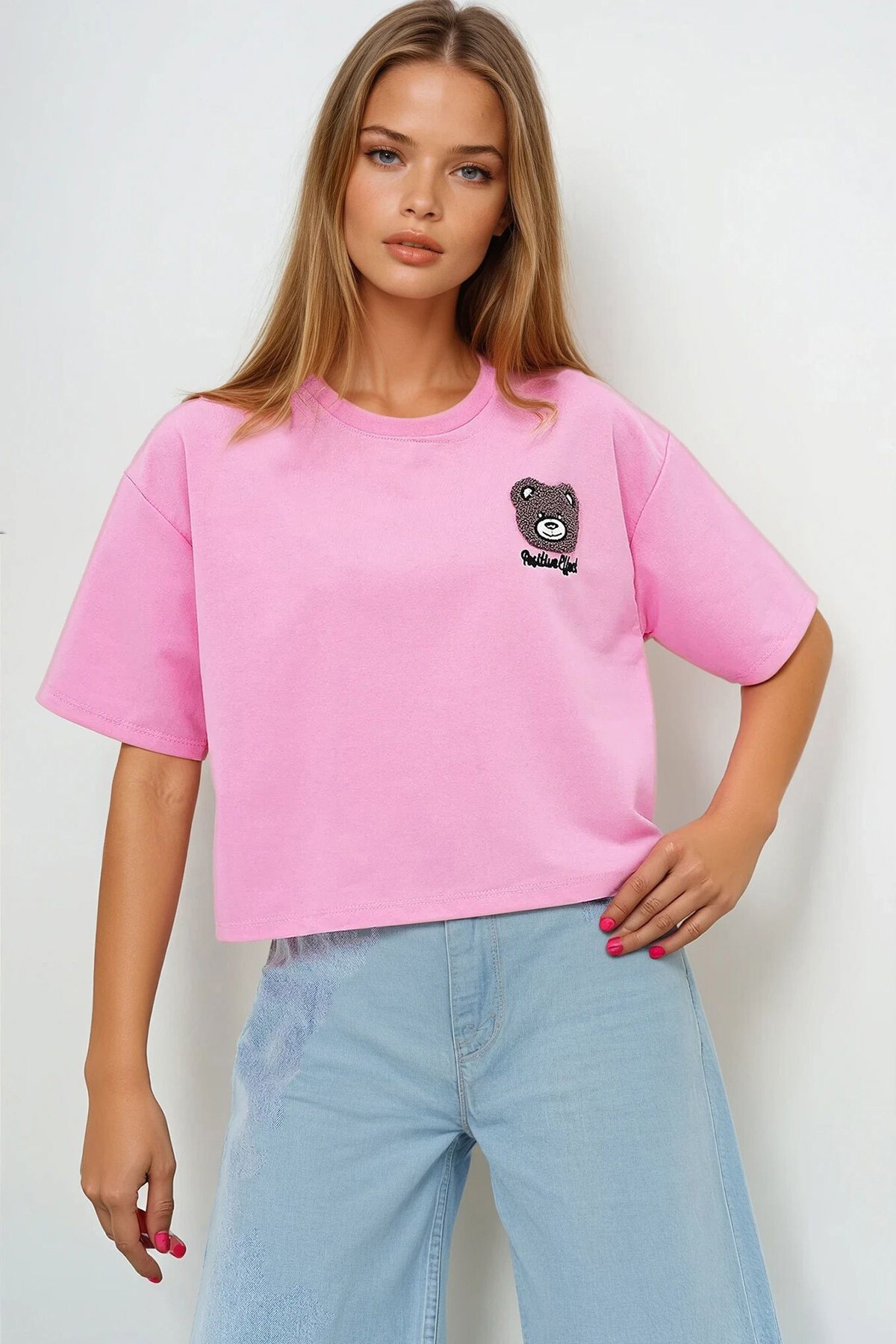Pembe Bisiklet Yaka Ayıcık Motifli Oversize Crop T Shırt