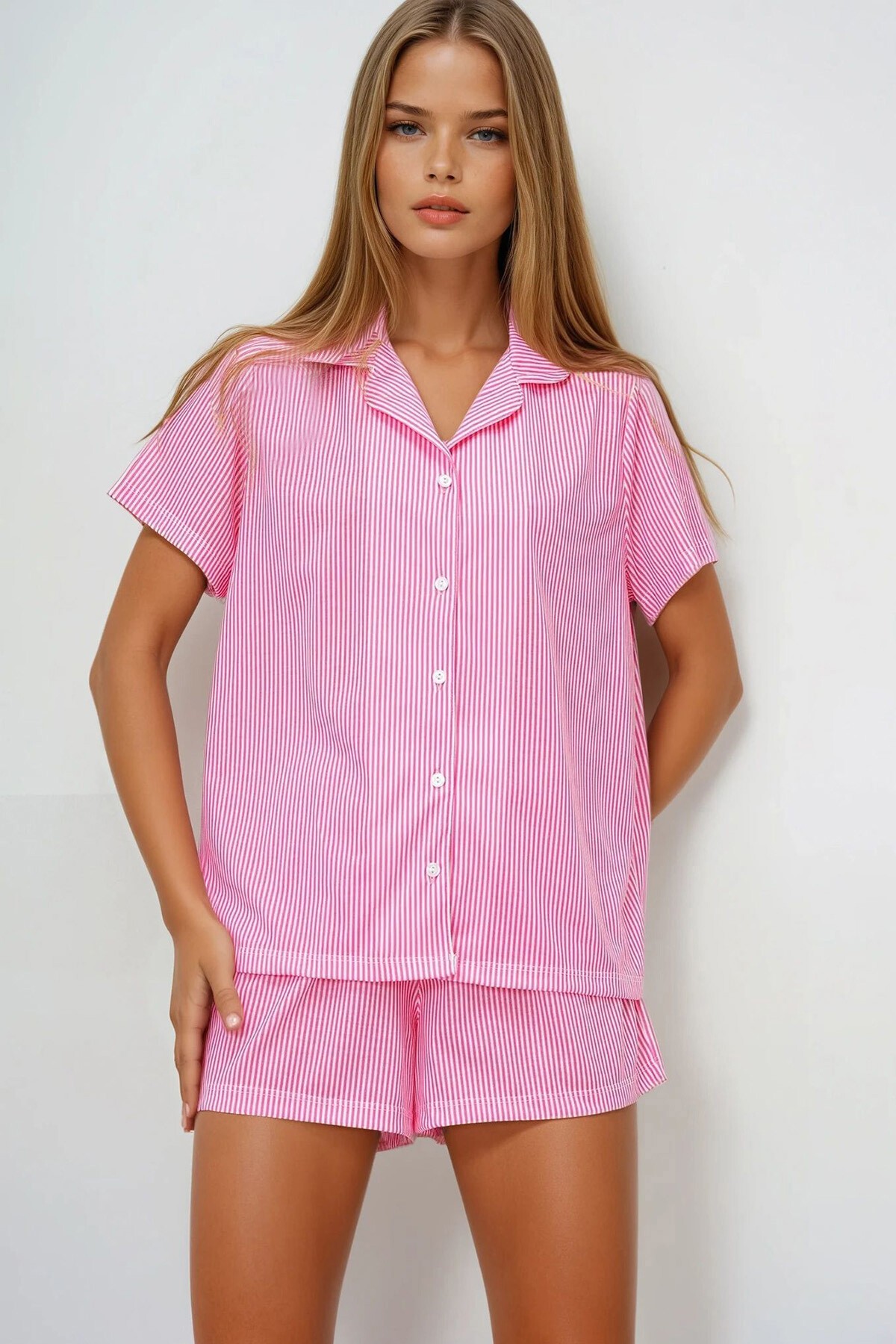 Pembe Çizgi Desenli Örme Pamuklu Gömlek Ve Şort Pijama Takımı