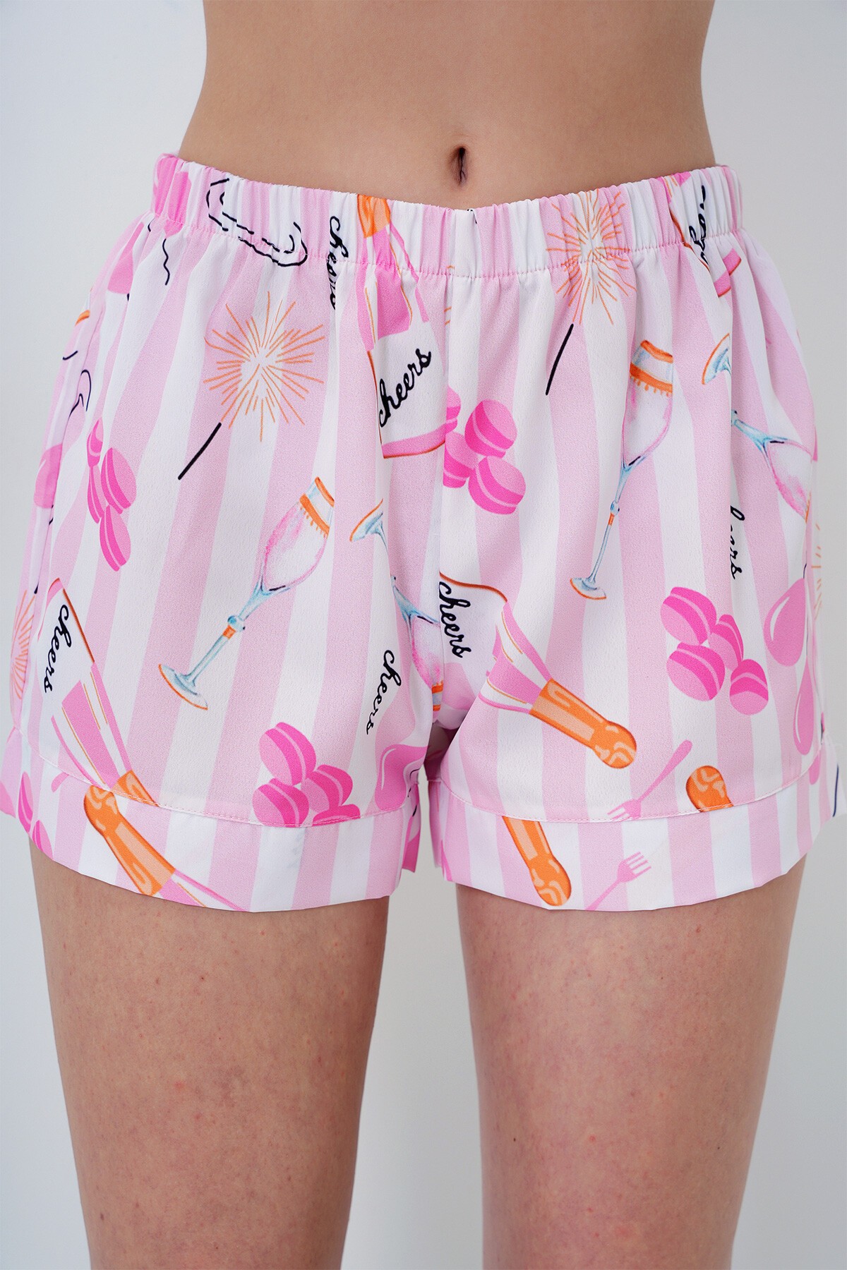 Pembe Ekru Duble Manşet Ve Paça Detaylı Dokuma Gömlek Ve Şortlu Pijama Takımı