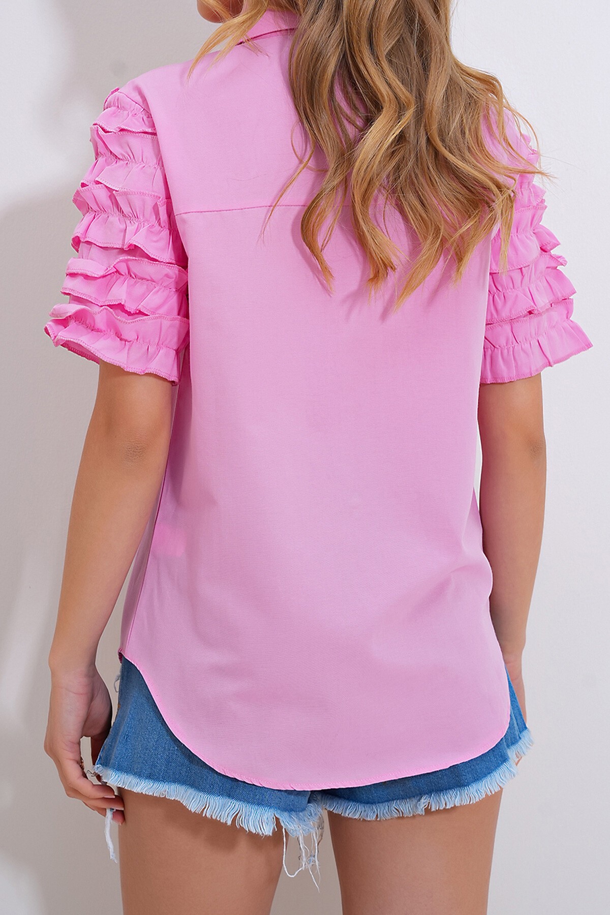 Pembe Fırfırlı Kısa Kol Gömlek