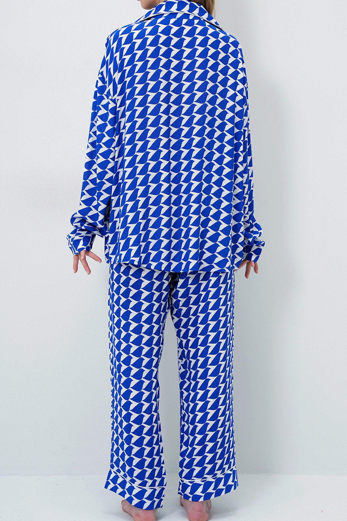 Saks Biye Detaylı Uzun Kollu Gömlek Ve Pantolonlu Pijama Takımı