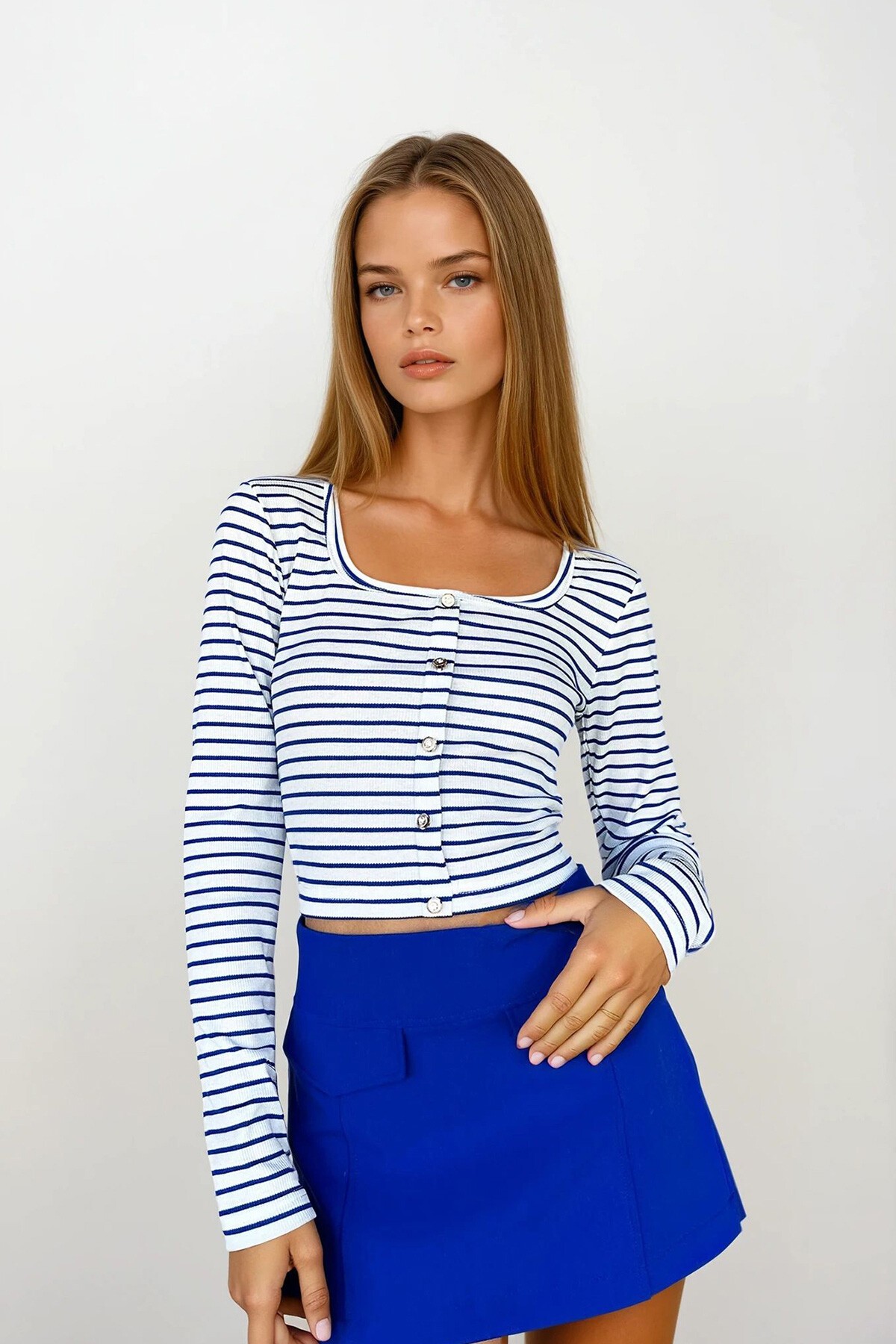 Saks Kare Yaka Taş Düğmeli Çizgili Bluz