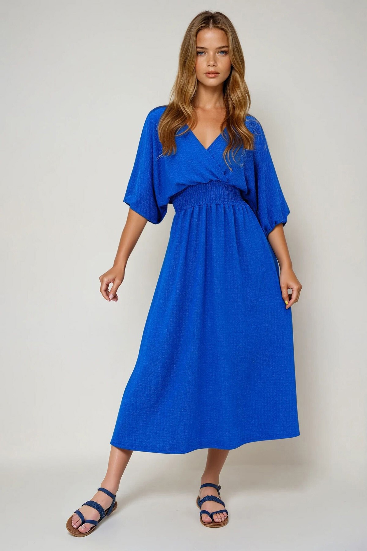 Saks Kruvaze Yaka Beli Gipeli Gofre Kumaş Uzun Elbise