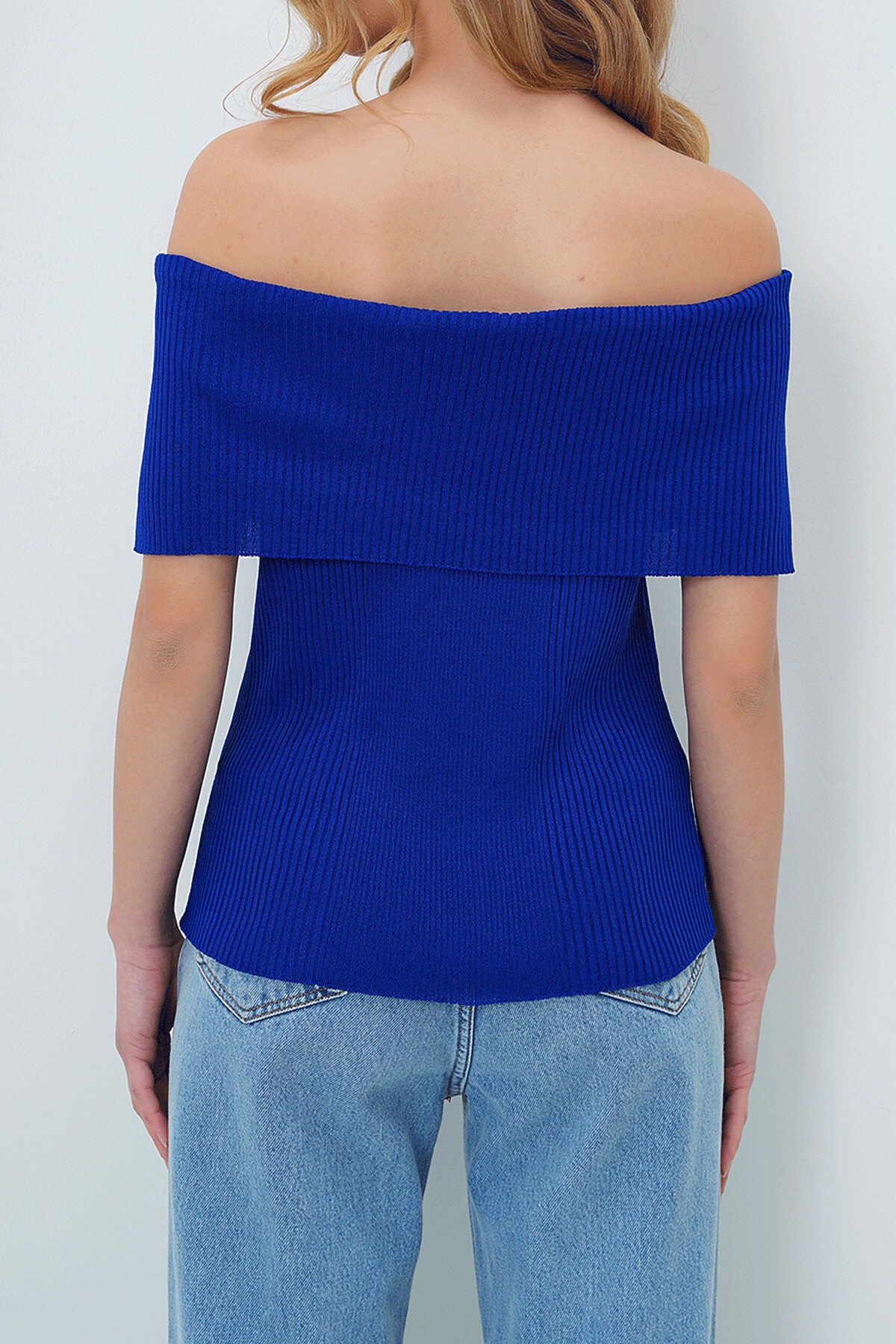 Saks Madonna Yaka Kolsuz Triko Bluz