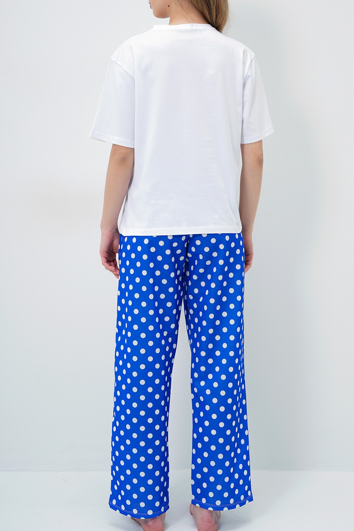 Saks Mavi Bisiklet Yaka Basic T Shırt Ve Puantiye Desenli Pantolonlu Pijama Takımı