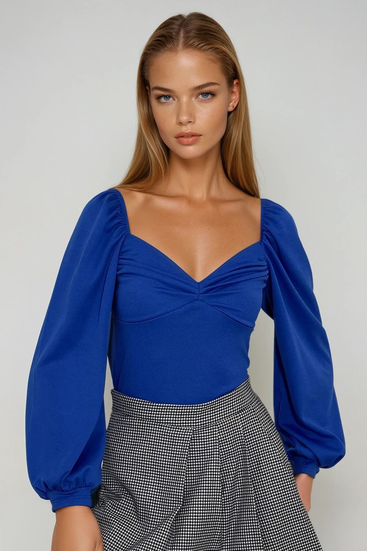 Saks Mavi Öpücük Yaka Prenses Kol Drapeli Örme Bluz