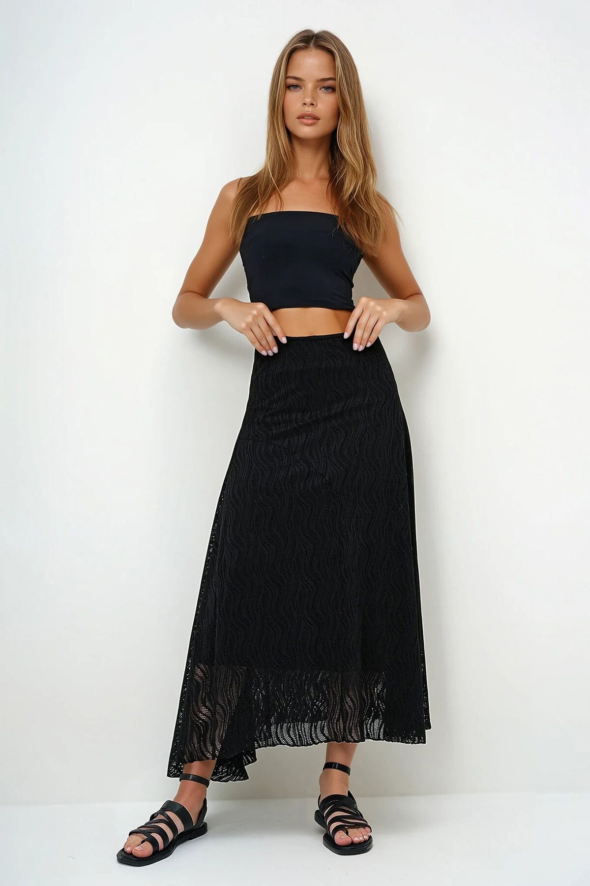 Siyah Asimetrik Kesim İçi Astarlı Güpür Etek