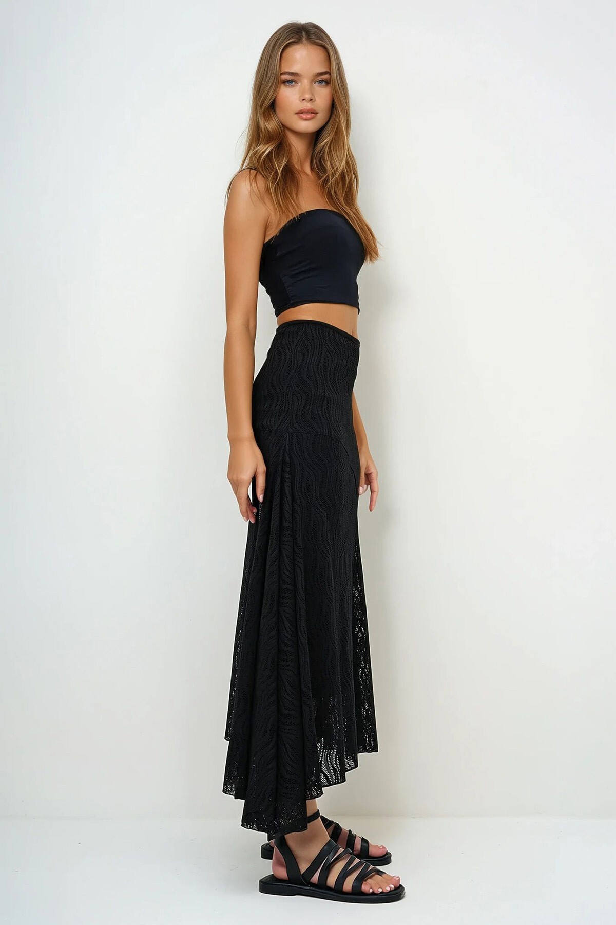 Siyah Asimetrik Kesim İçi Astarlı Güpür Etek