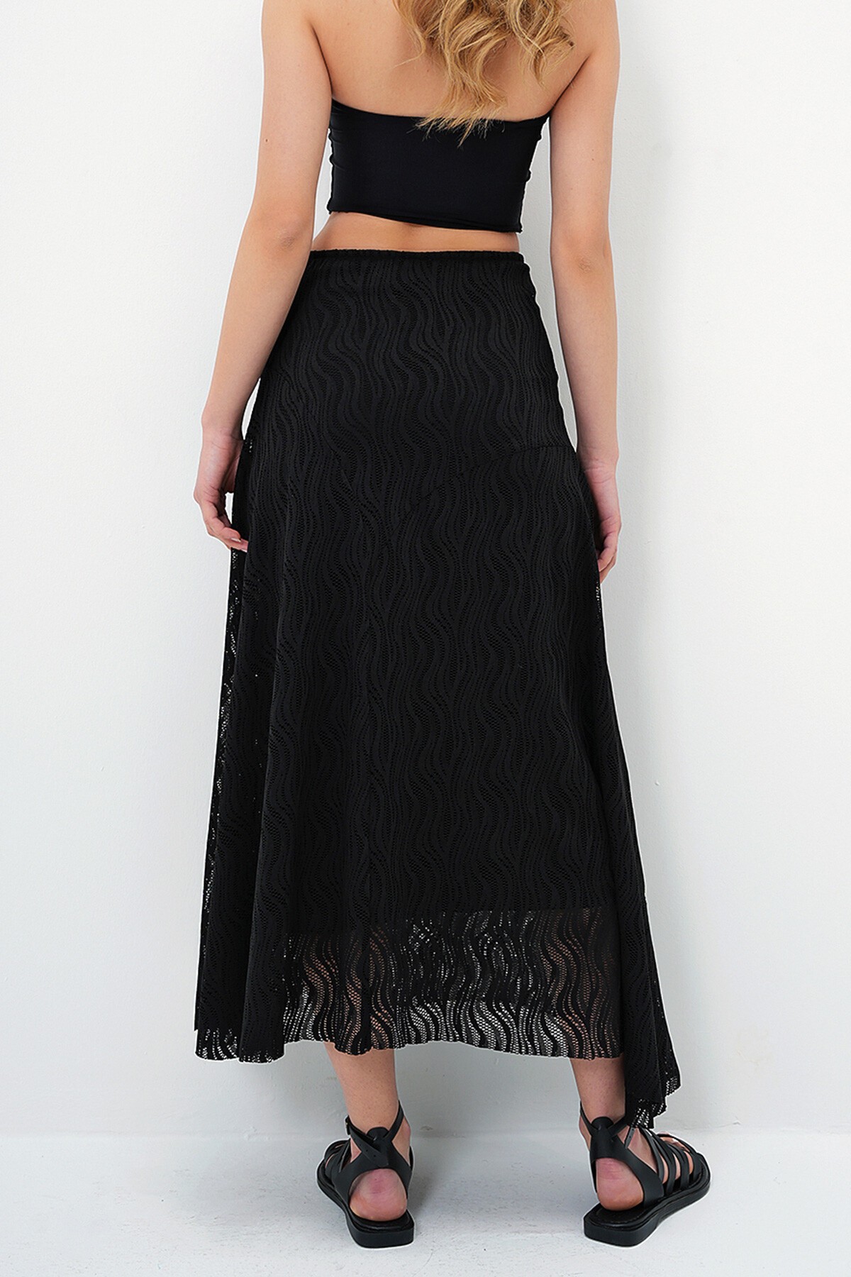 Siyah Asimetrik Kesim İçi Astarlı Güpür Etek