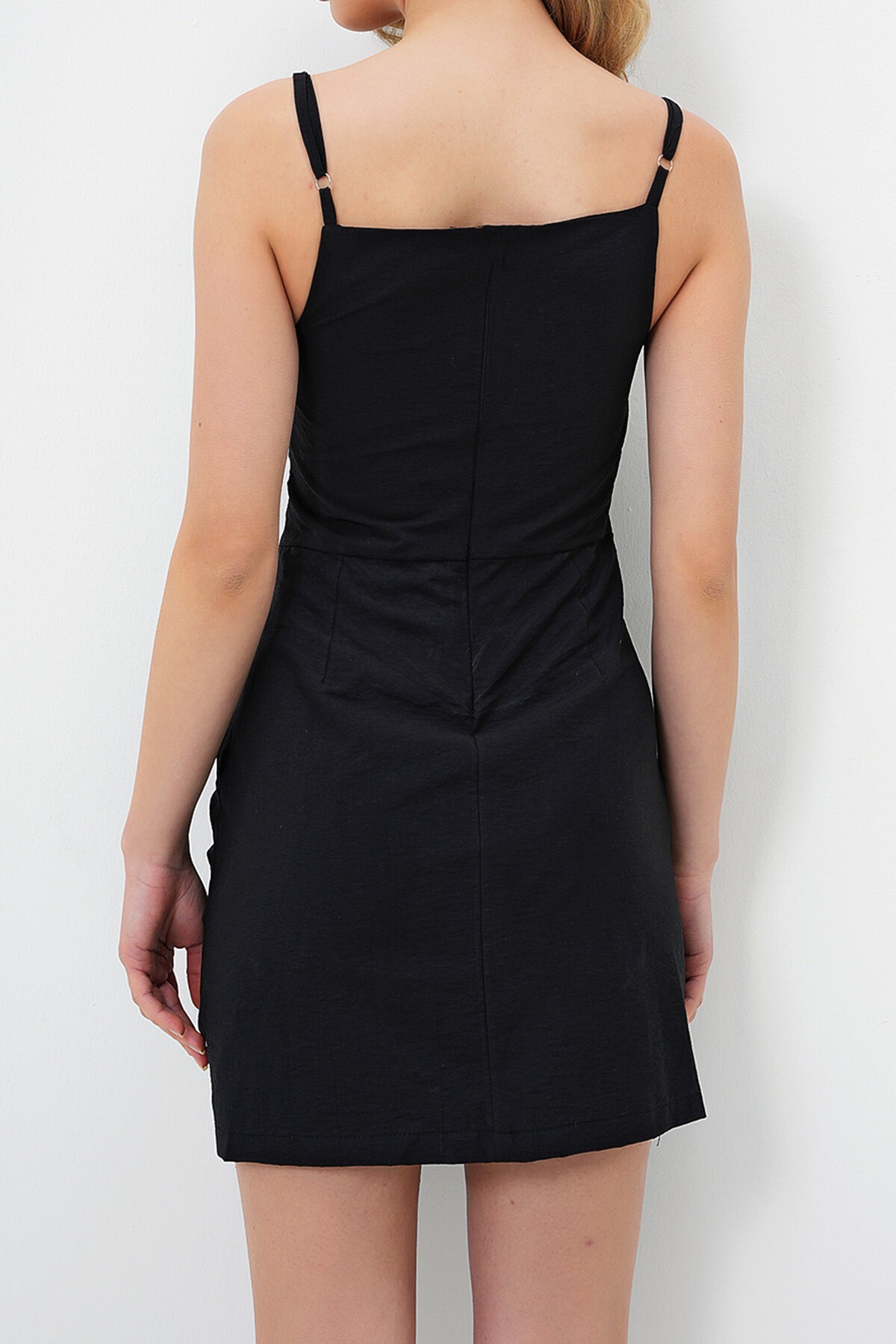Siyah Ayarlanabilir Askılı Drapeli İçi Astarlı Dokuma Mini Elbise