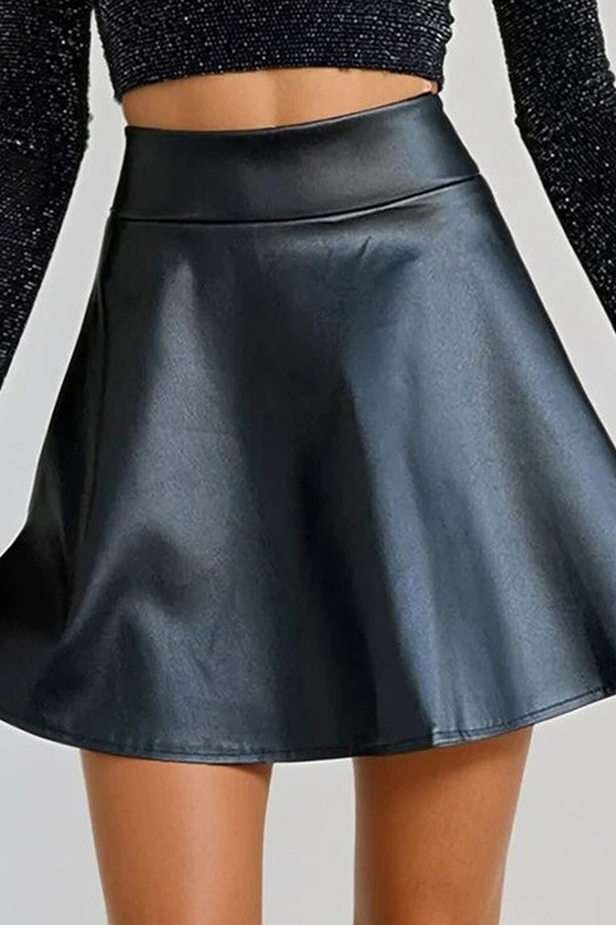 Siyah Beli Lastikli Suni Deri Kloş Mini Etek