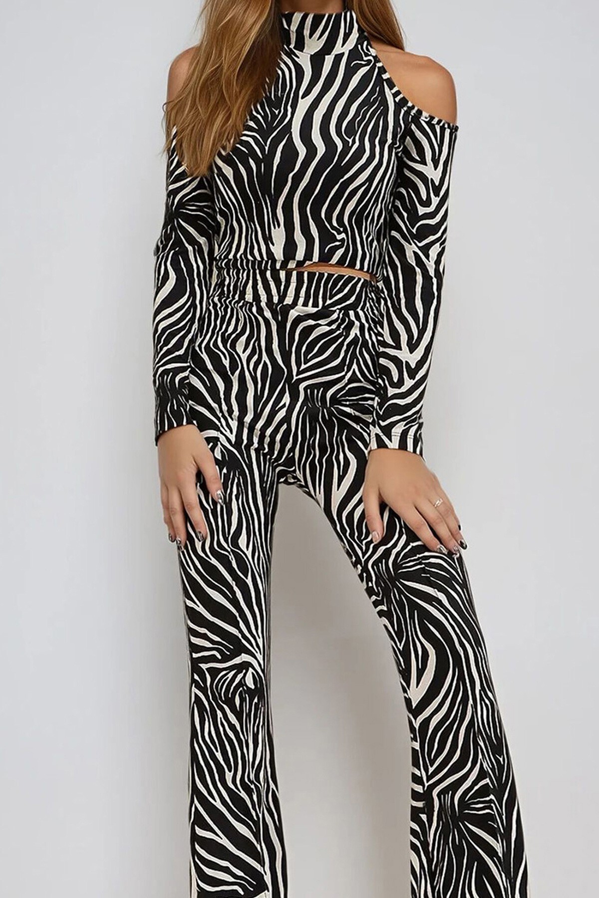 Siyah Beyaz Desenli Önü Çimalı İspanyol Pantolon