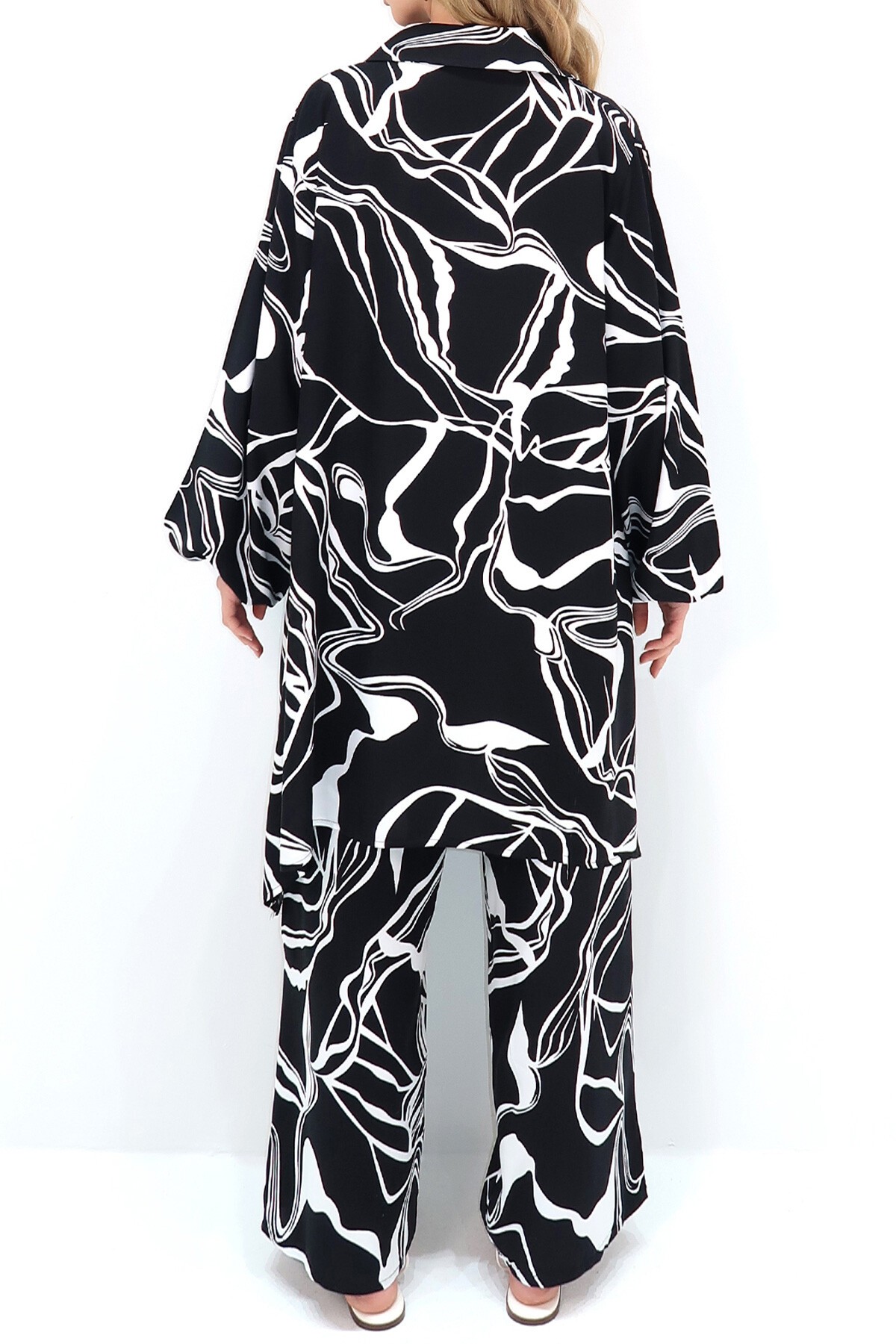 Siyah Beyaz Gömlek Yaka Önü Düğmeli Uzun Tunik Ve Palazzo Pantolon Takım