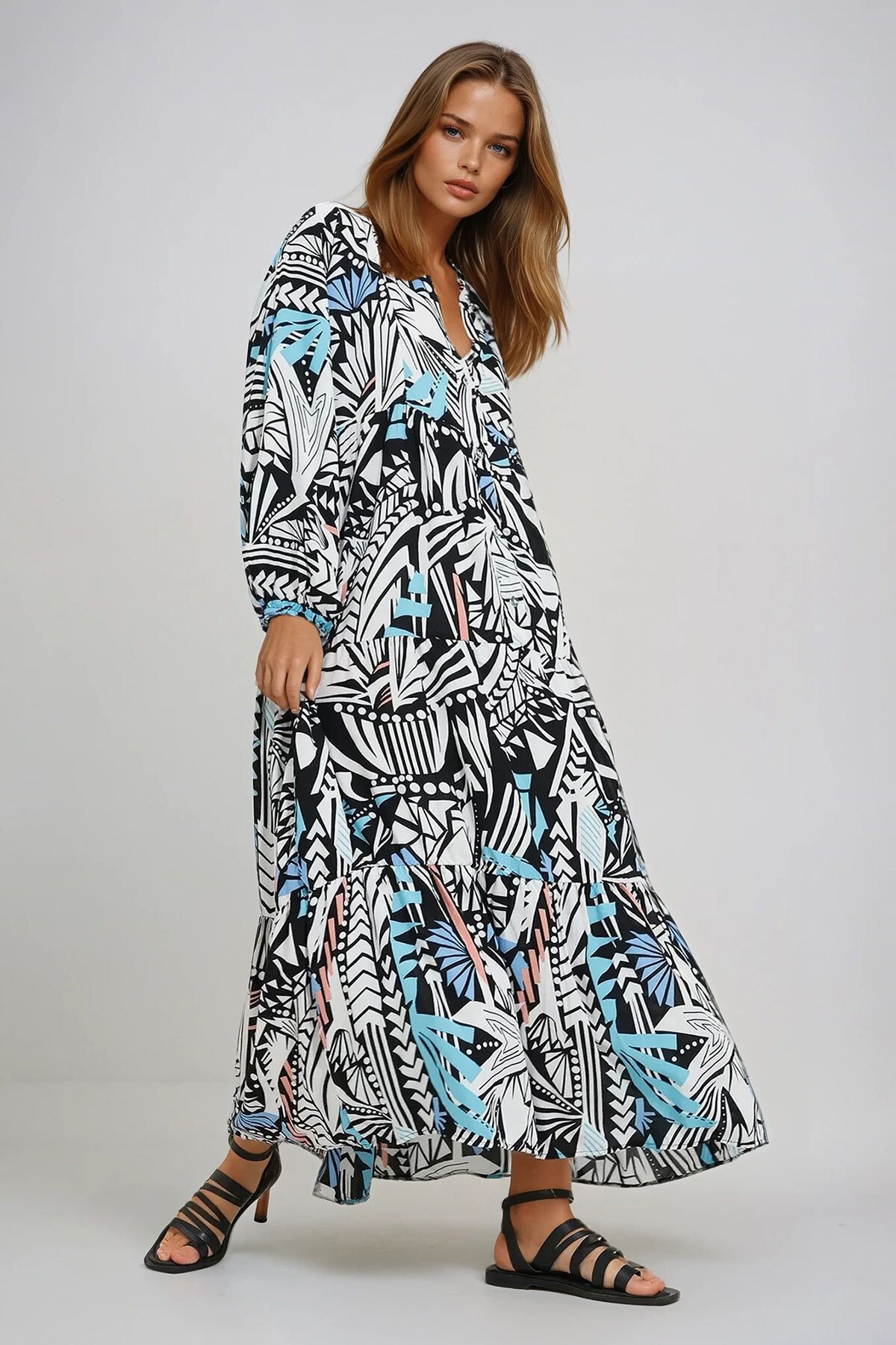 Siyah Beyaz Hakim Yaka Şal Desenli Maxi Boy Elbise