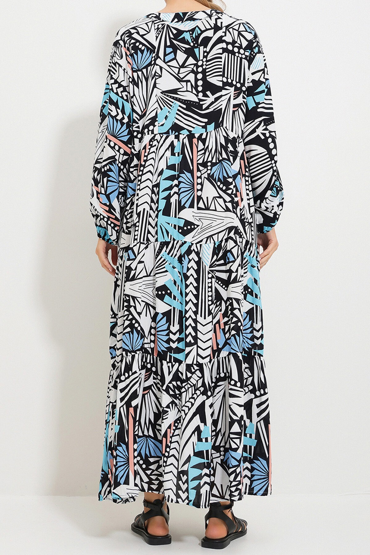 Siyah Beyaz Hakim Yaka Şal Desenli Maxi Boy Elbise