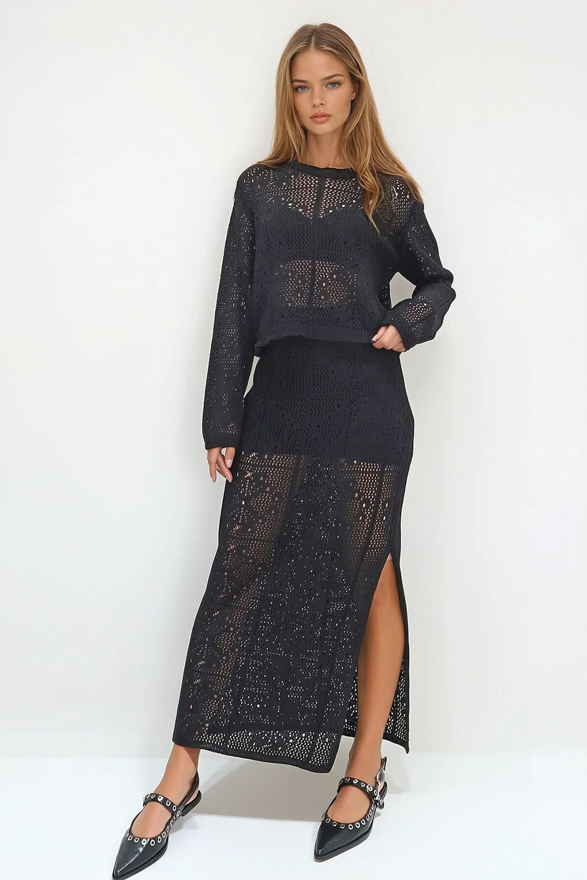 Siyah Bisiklet Yaka Ajurlu Triko Bluz Ve Astarlı Uzun Etek Takım