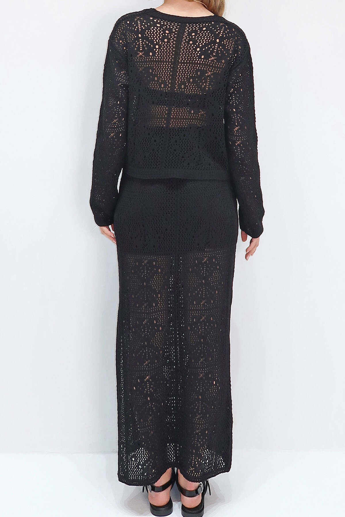 Siyah Bisiklet Yaka Ajurlu Triko Bluz Ve Astarlı Uzun Etek Takım