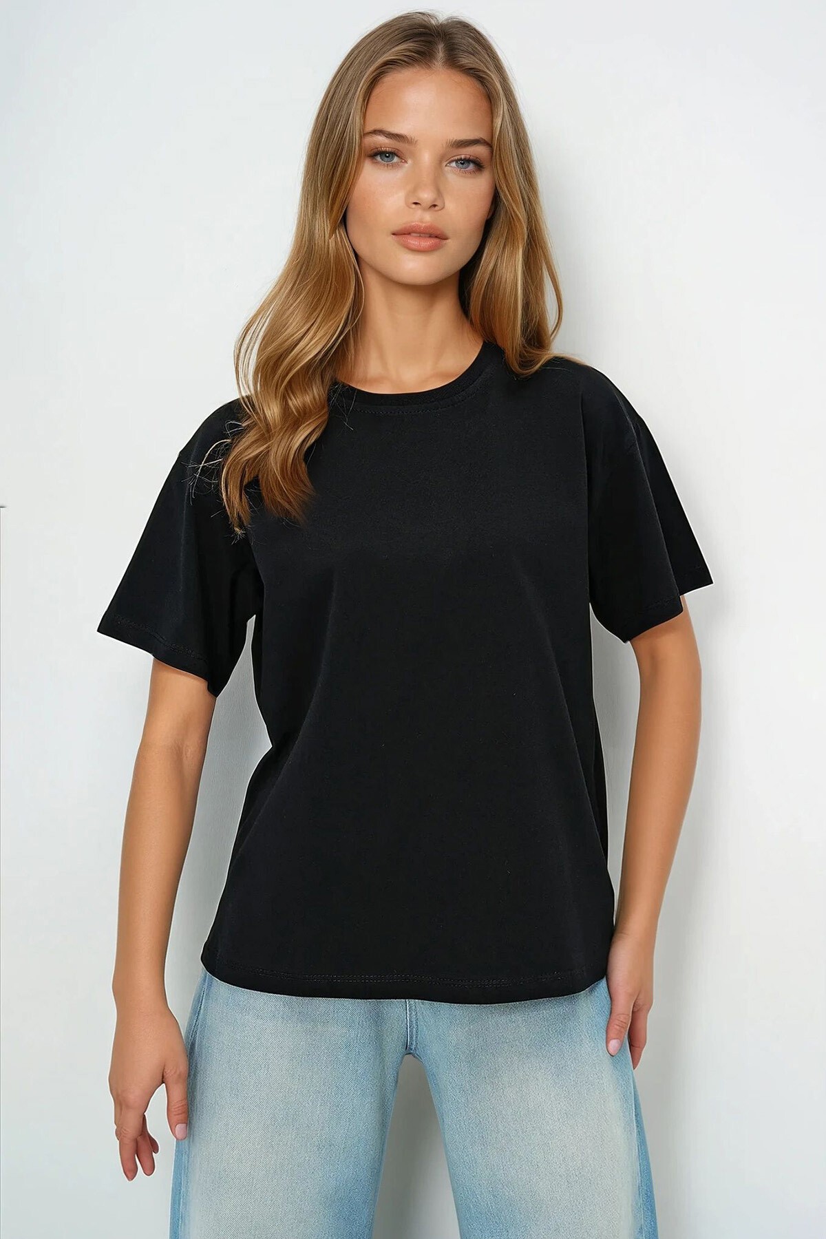 Siyah Bisiklet Yaka Basic T Shırt