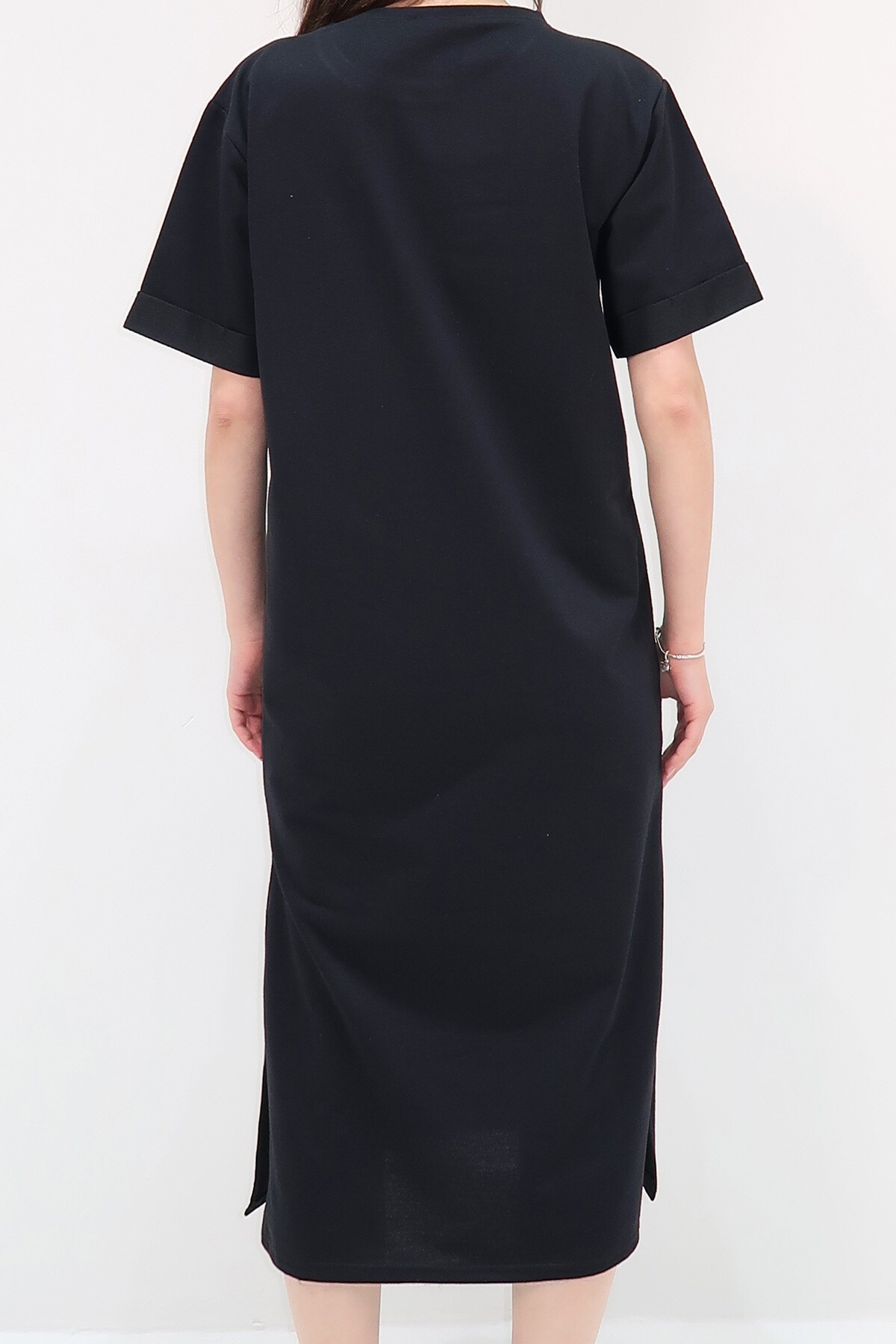 Siyah Bisiklet Yaka Duble Kol Yırtmaçlı Elbise