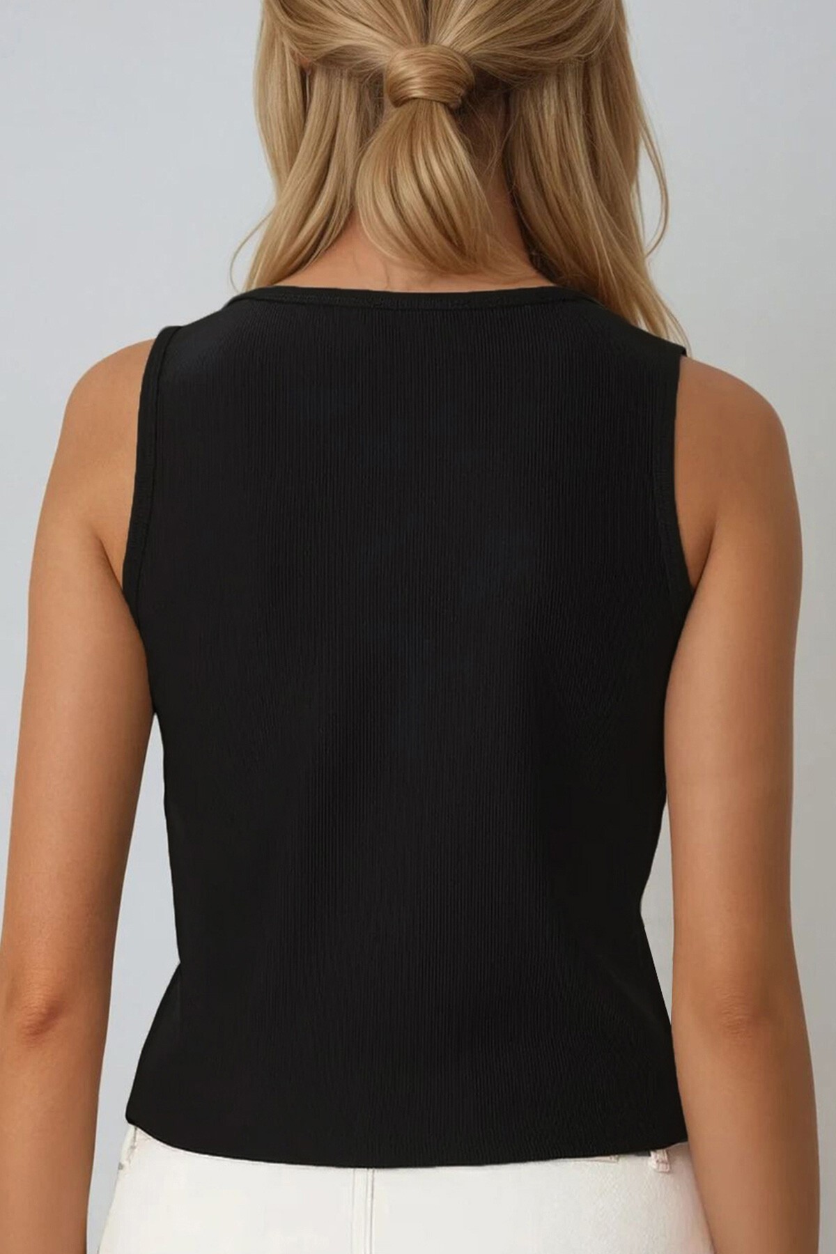 Siyah Bisiklet Yaka Gold Düğme Detaylı Ottoban Bluz