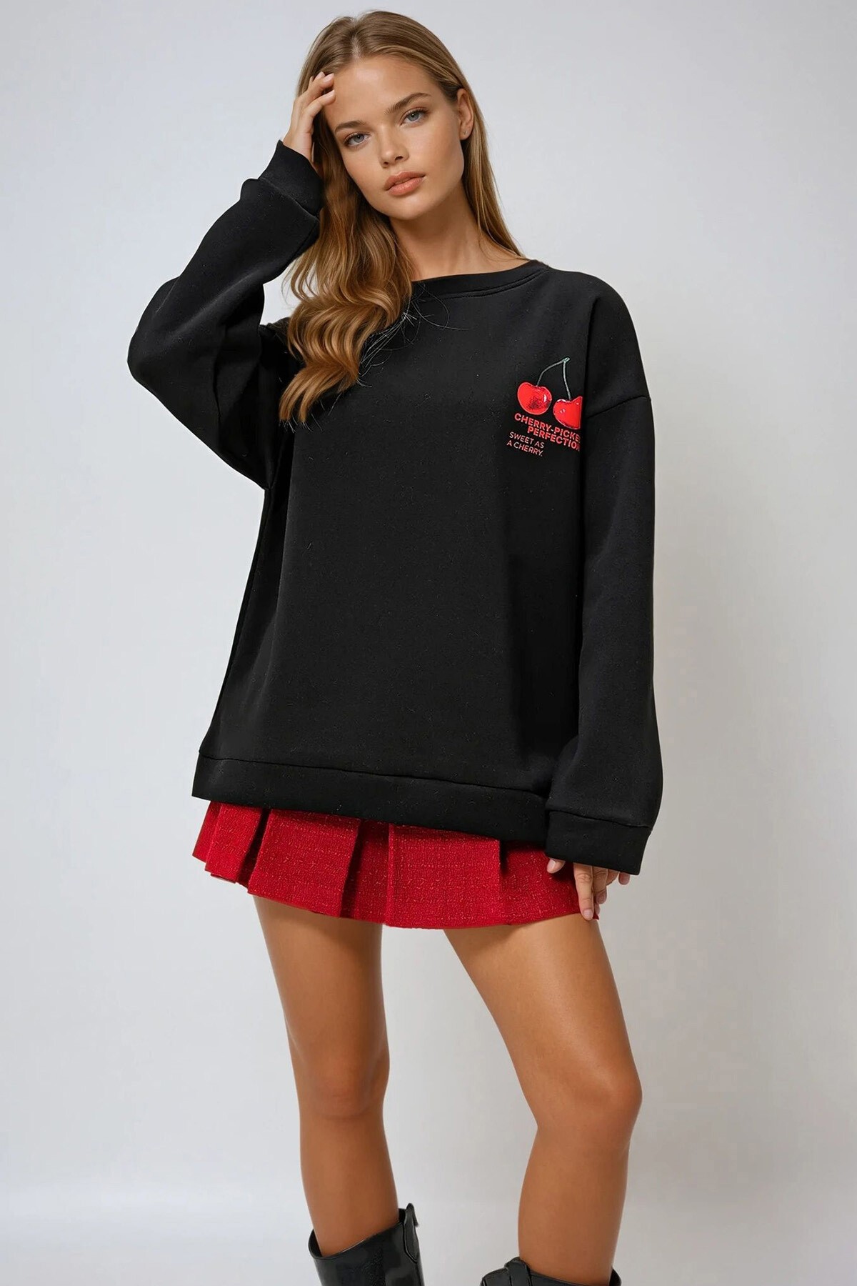 Siyah Bisiklet Yaka Kiraz Baskılı 3 İplik Şardonlu Sweatshırt