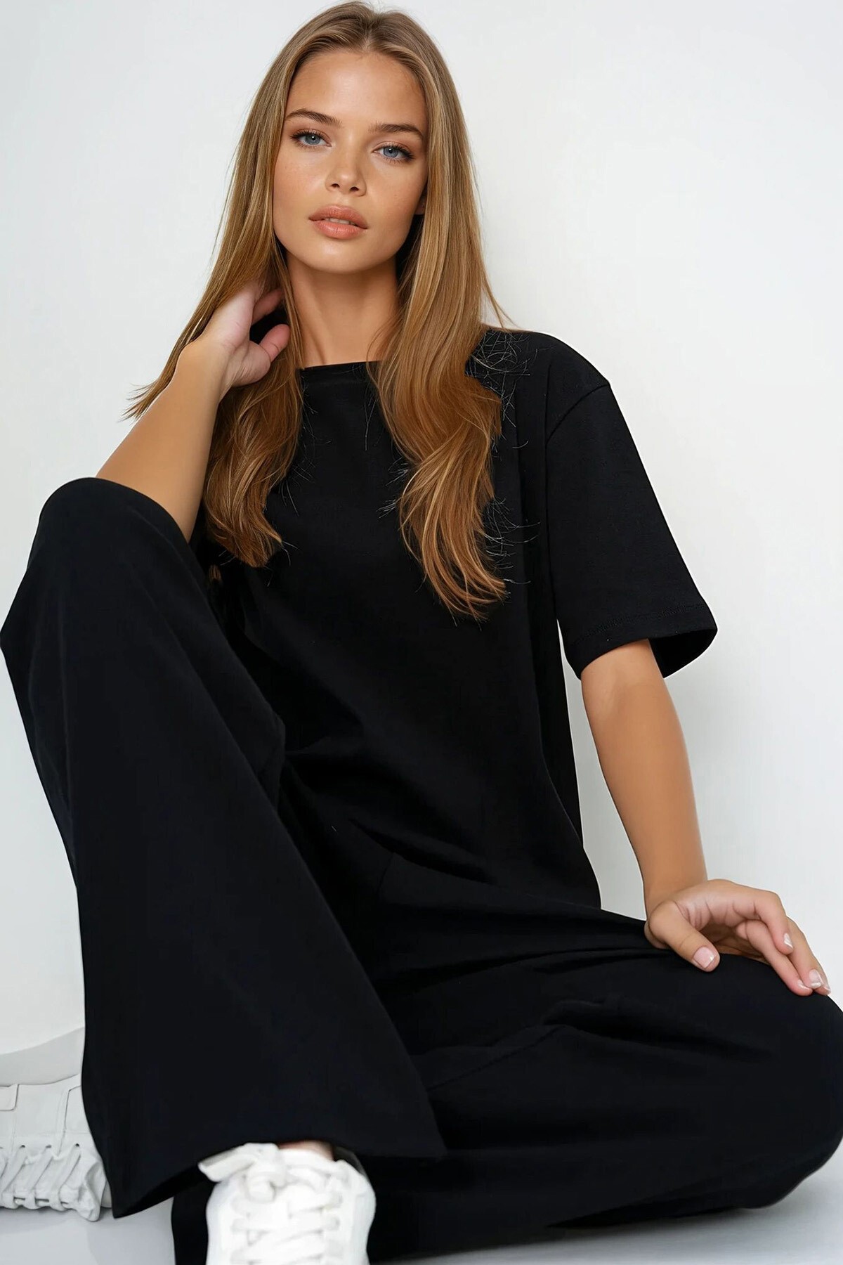 Siyah Bisiklet Yaka Kısa Kol Örme Bluz Ve Palazzo Pantolon Takım