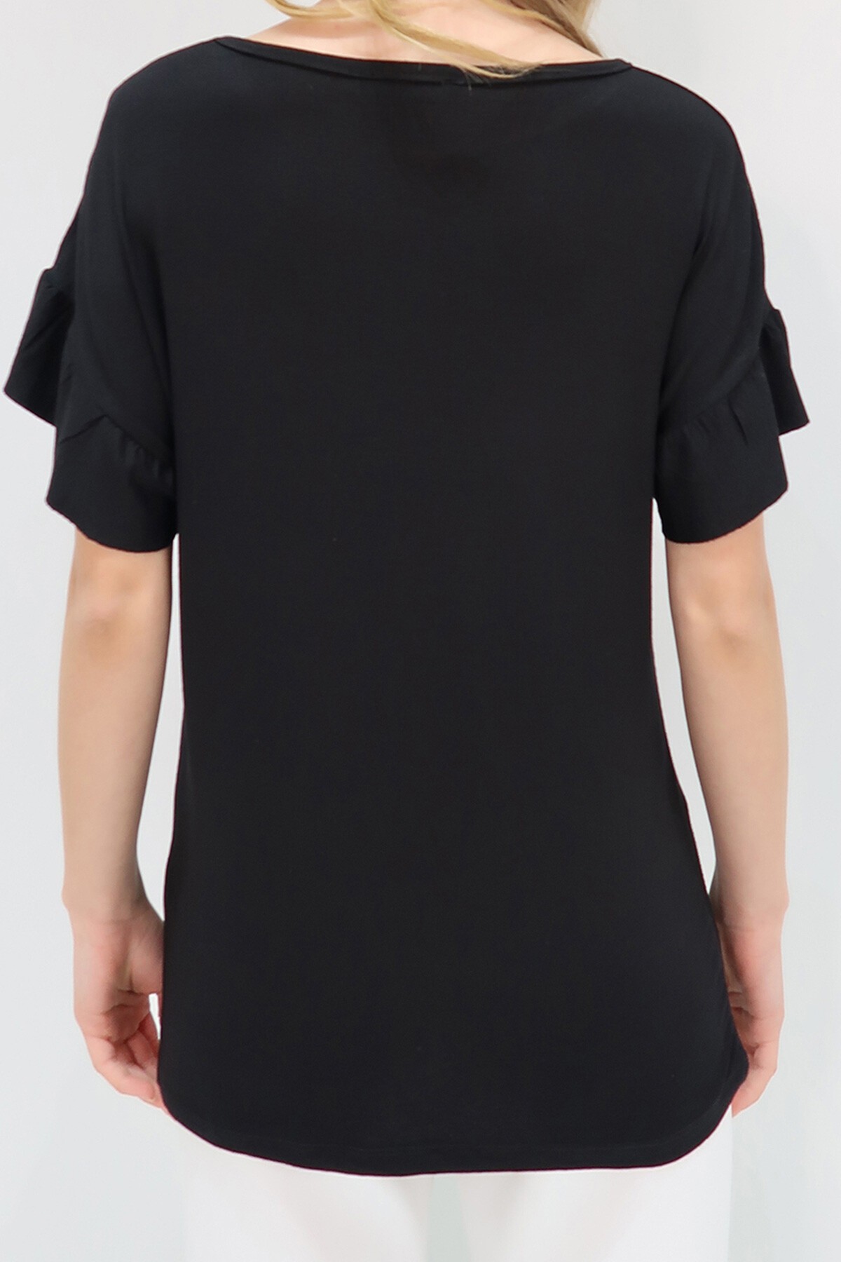 Siyah Bisiklet Yaka Kolları Fırfırlı Basic T Shırt